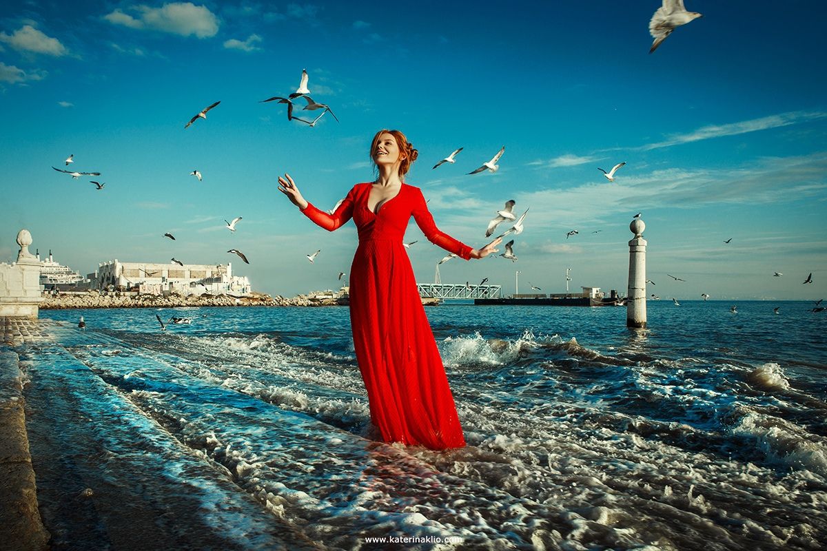 red, dress,woman, beauty, beautiful, gull, sea, ocean, wind, sun, girl, feeling, bird, Катерина Клио