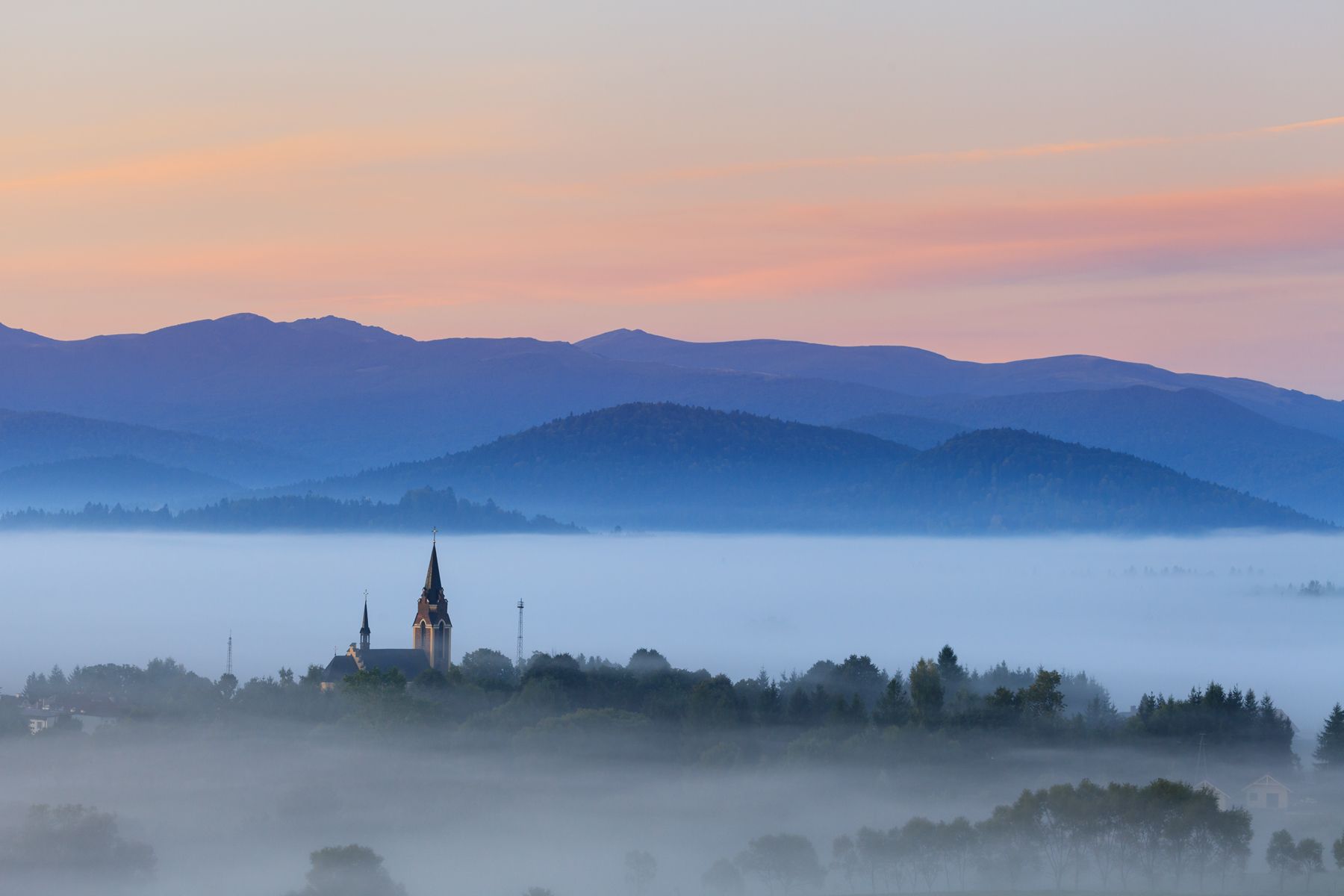 bieszczady, mountains, autumn, foggy, fog, misty, morning, lutowiska, church,  Mirosław Pruchnicki