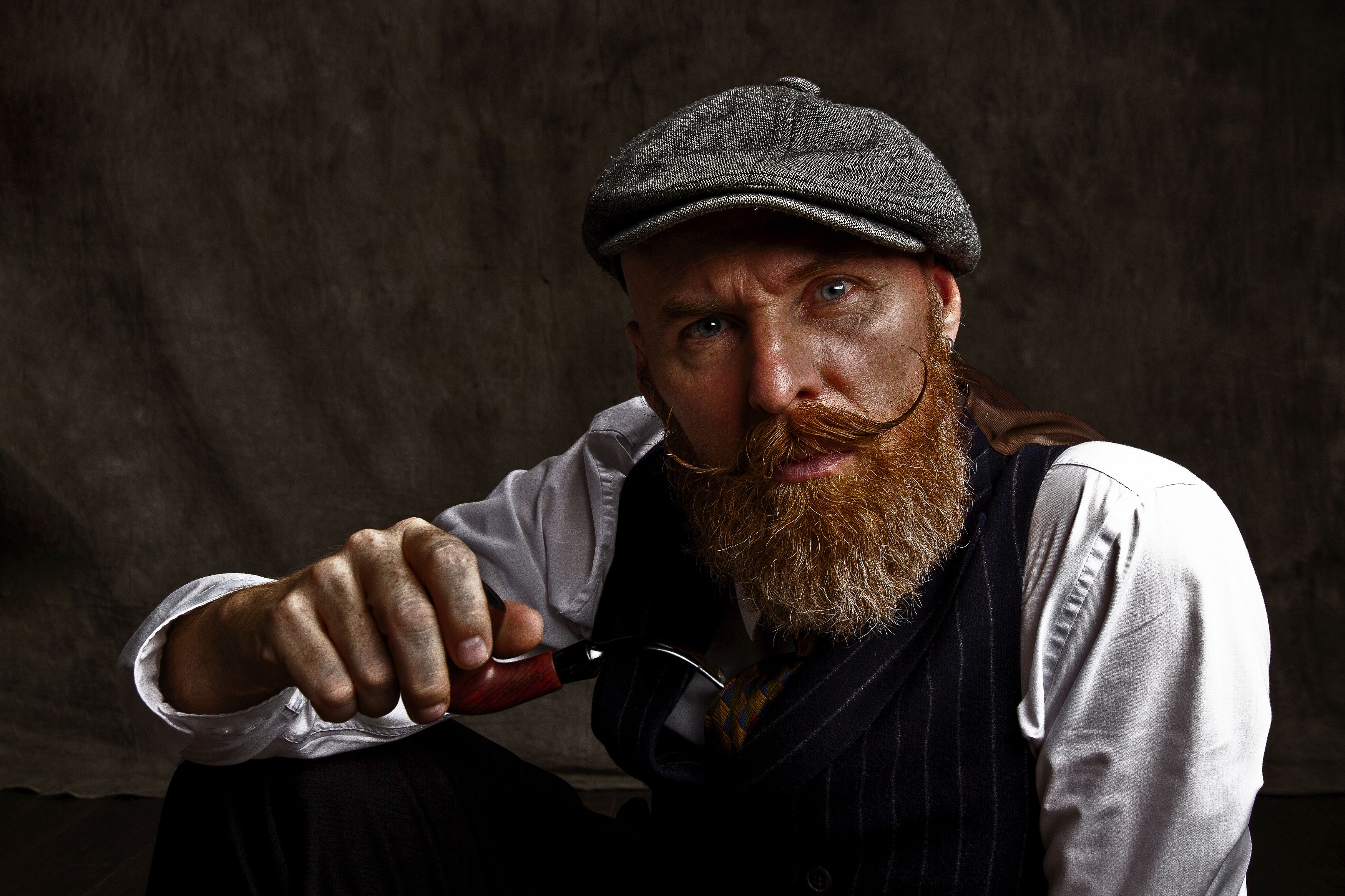 портрет мужчина взрослый трубка кепка борода, Сергей Юдин