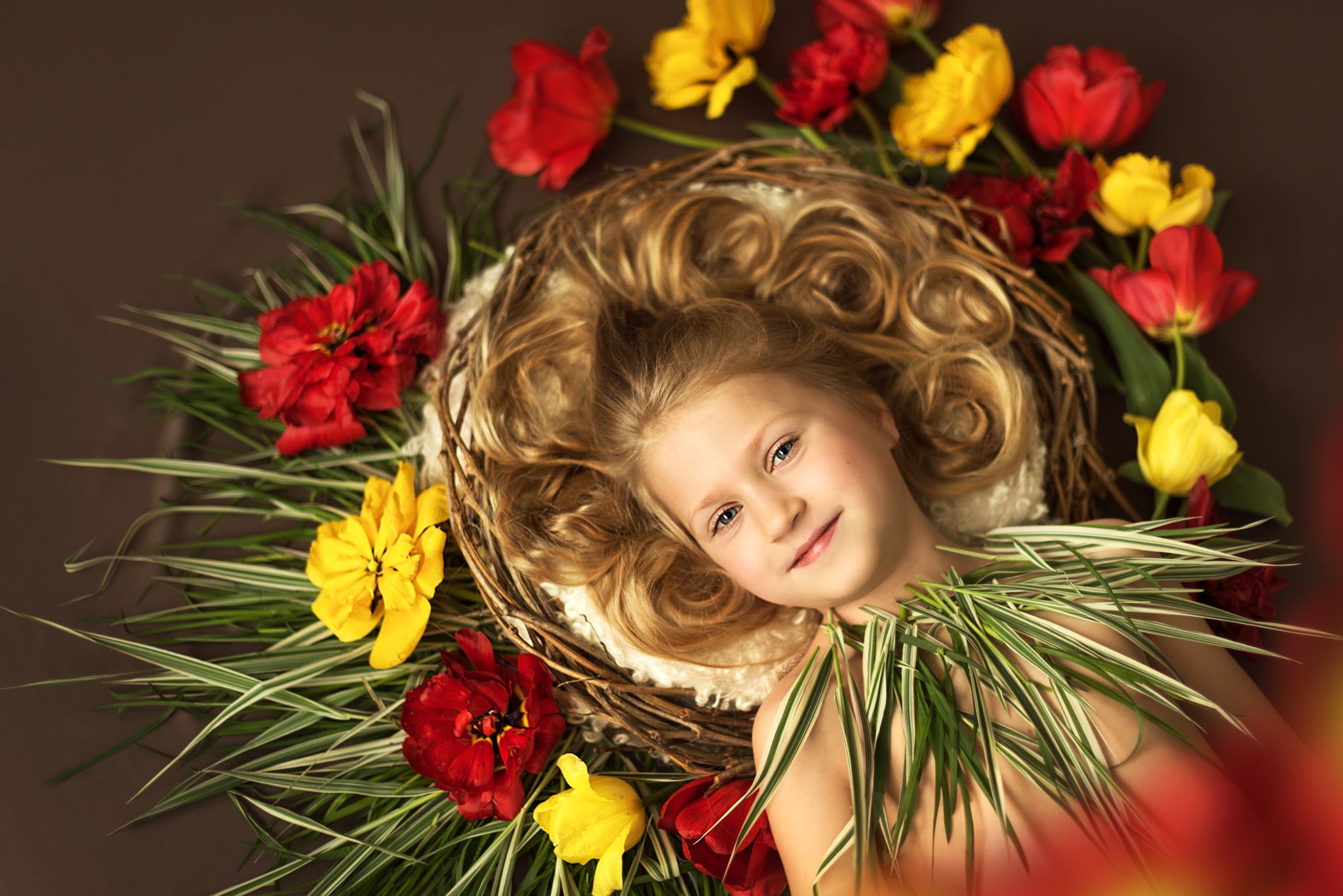 Девочка дети цветы детский портрет тюльпаны , Анастасия Алексеева