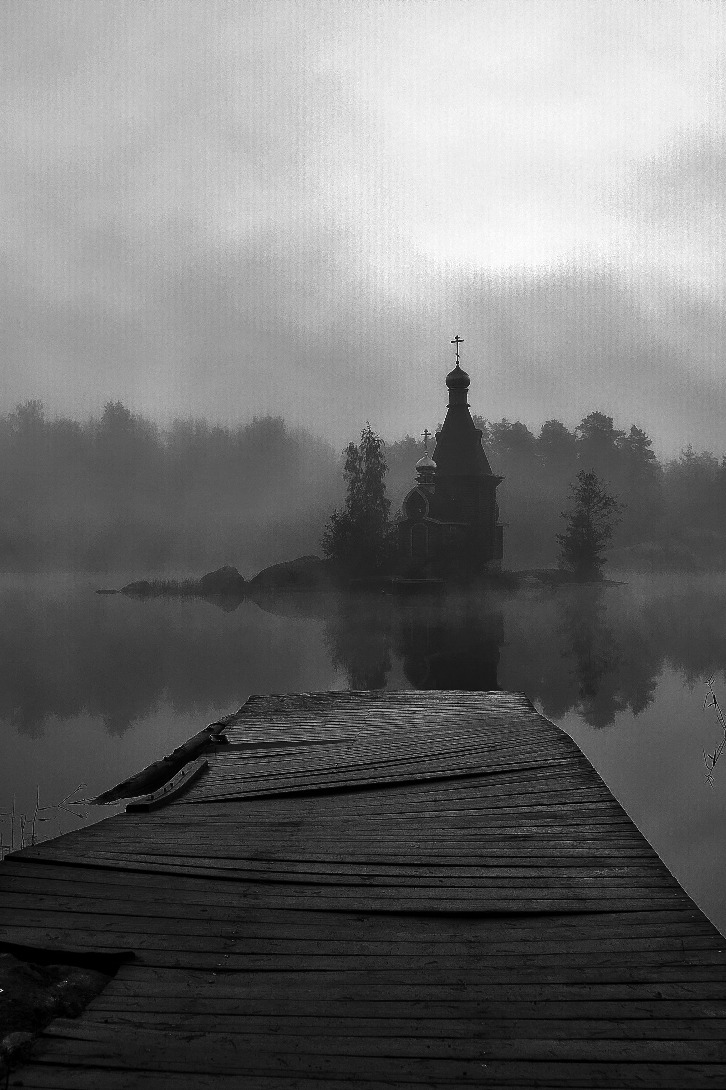 пейзаж, церковь, осень, чёрно-белое, архитектура, река, Александр Игнатьев