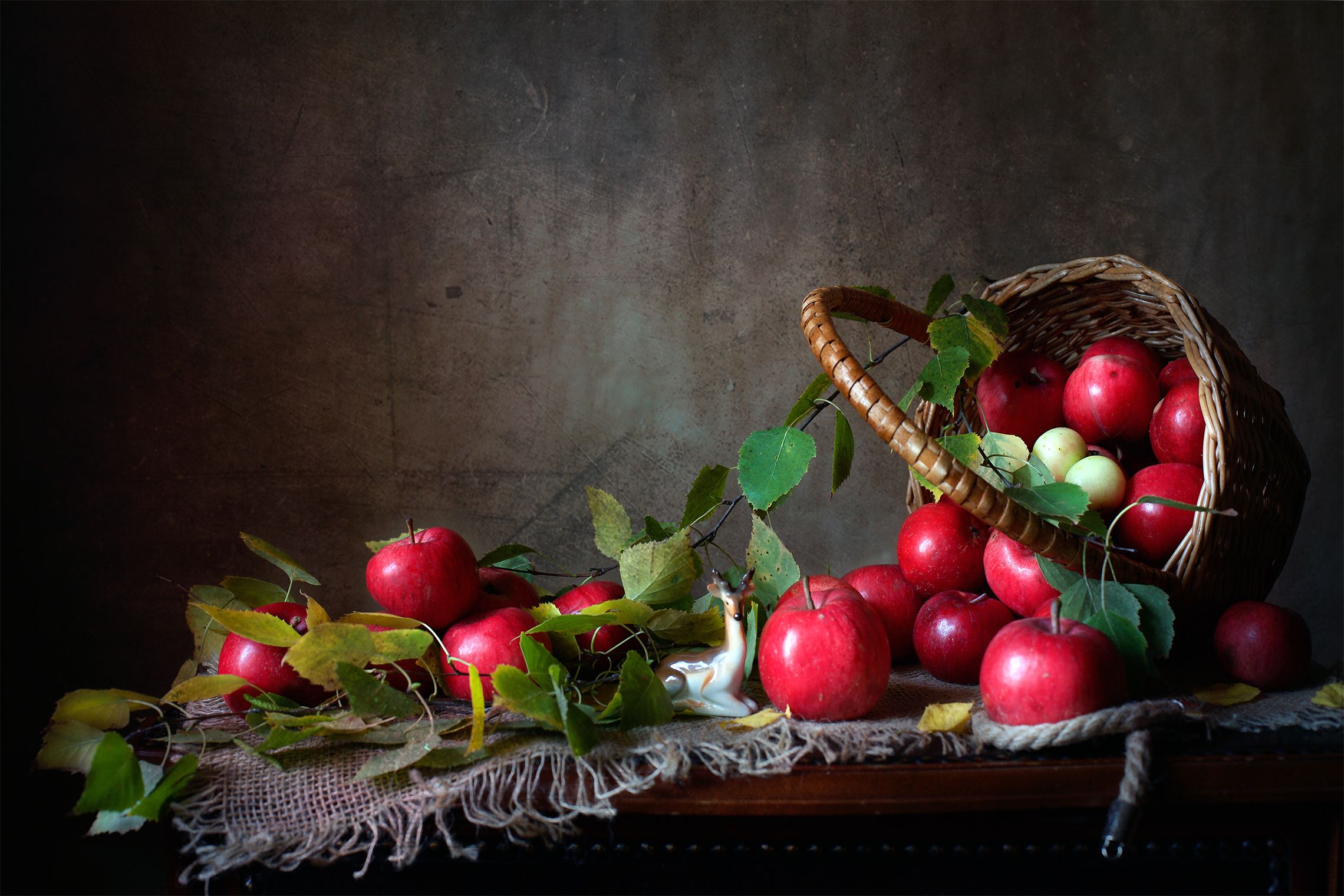 миламиронова, фотонатюрморт, осень, яблоки, урожай, корзина, листья, береза, Мила Миронова