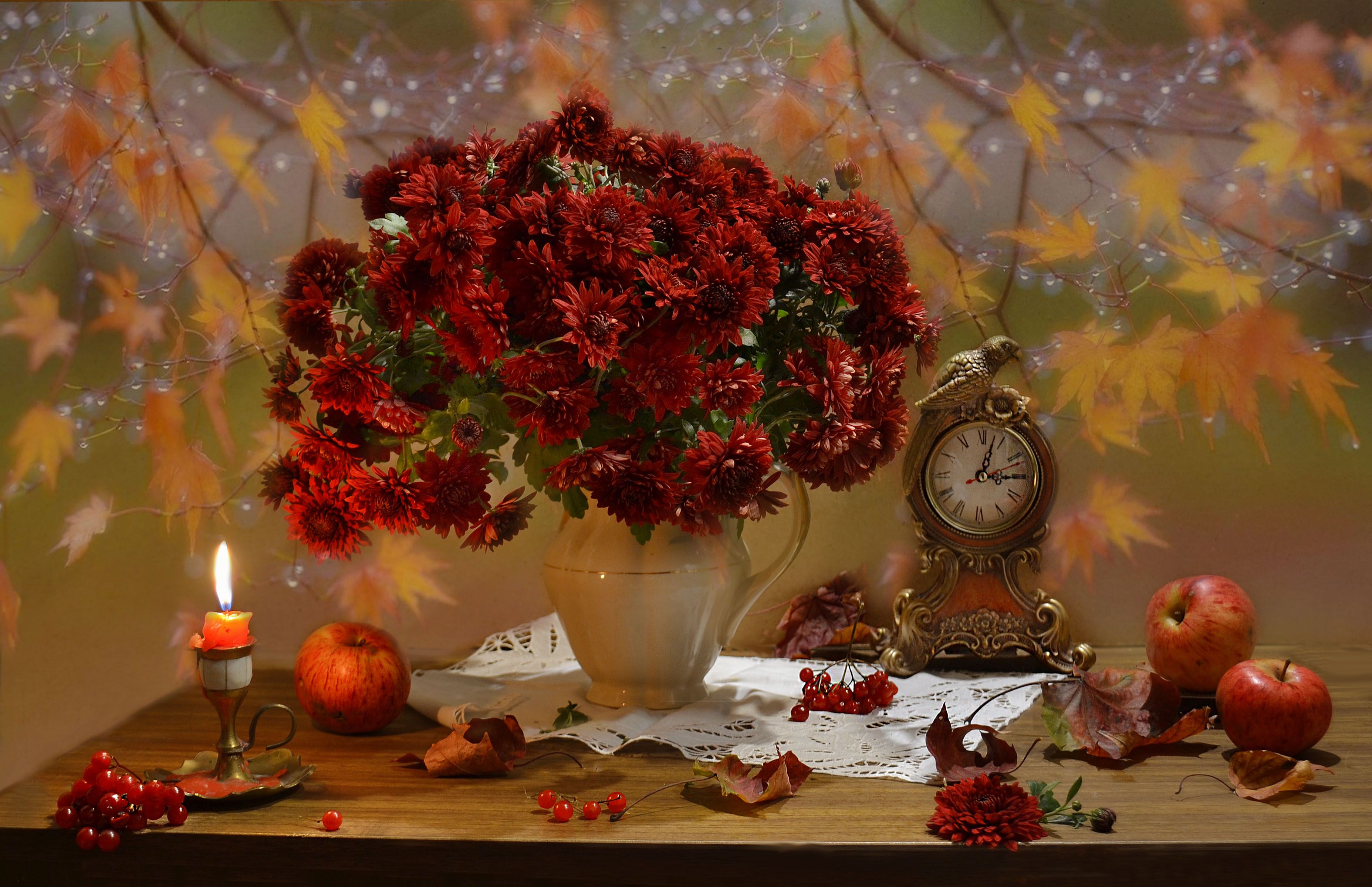 still life, натюрморт, цветы, фото натюрморт,  осень, октябрь,кленовые листья, калина, свеча, часы, настроение, хризантемы, Колова Валентина