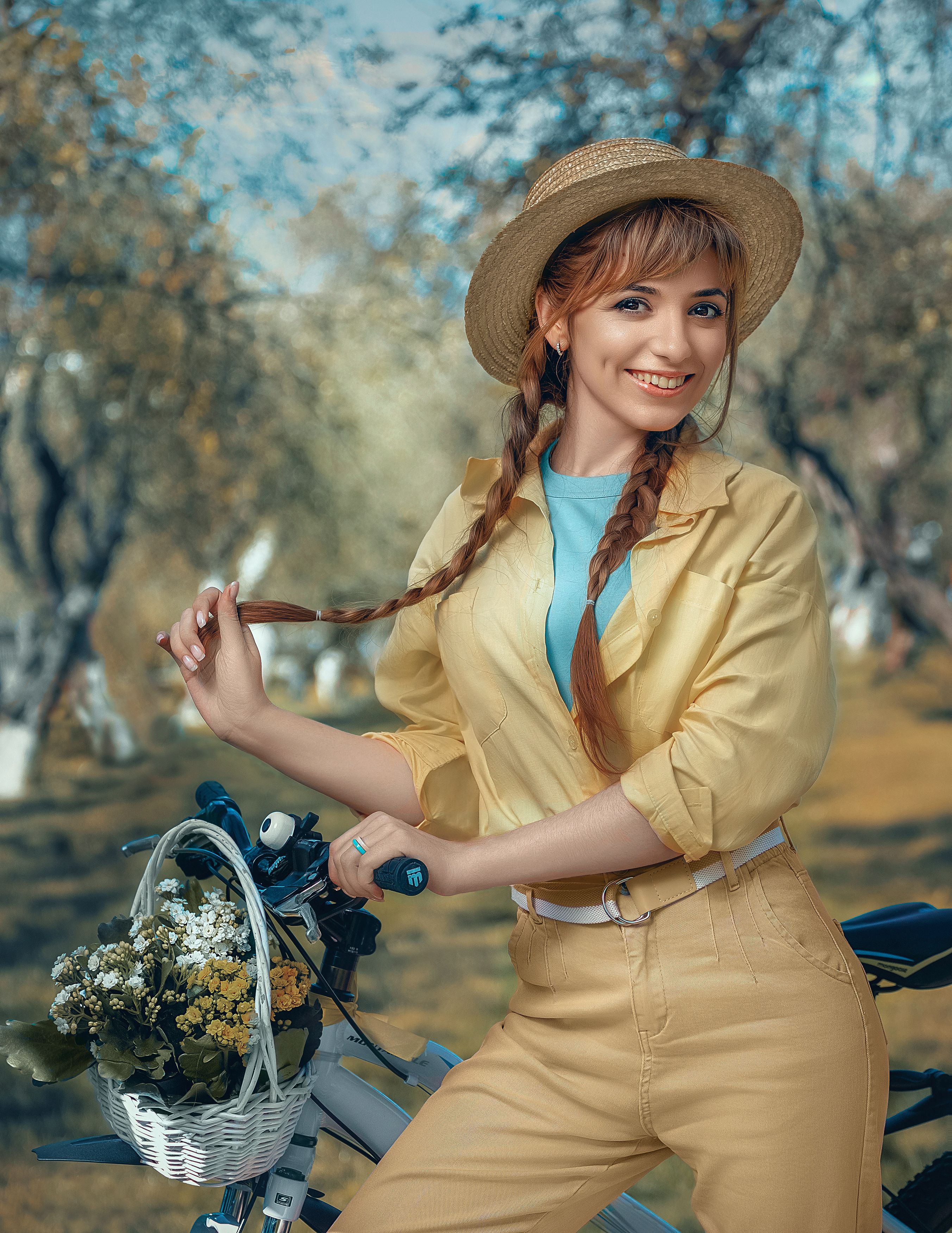 девушка , портрет , фешен, мода ,велосипед, цветение , цветы , Alexandr Volkov