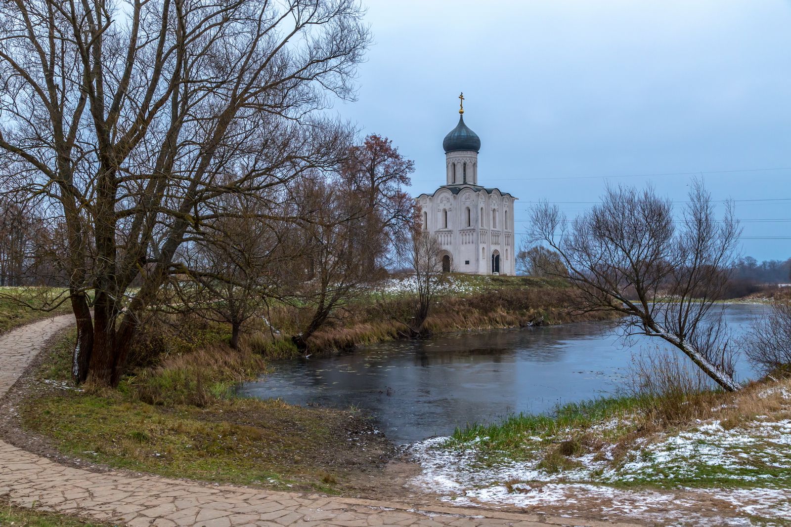 Владимир, поземка, река. храм, тропинка, Юрий Морозов