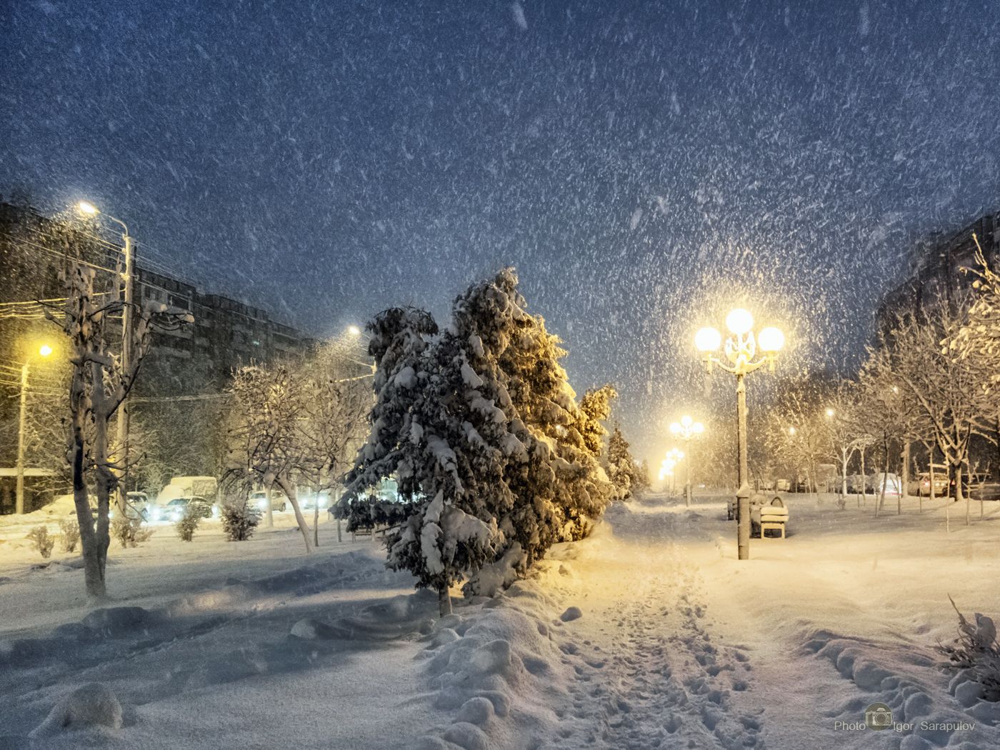 snowfall, зимнее утро, уличное освещение, зимняя улица,  снегопад, ночной снегопад, метель, снежный заряд, вьюга, белгород, заснеженный город, christmas, запуржило, замело, завьюжило, Игорь Сарапулов