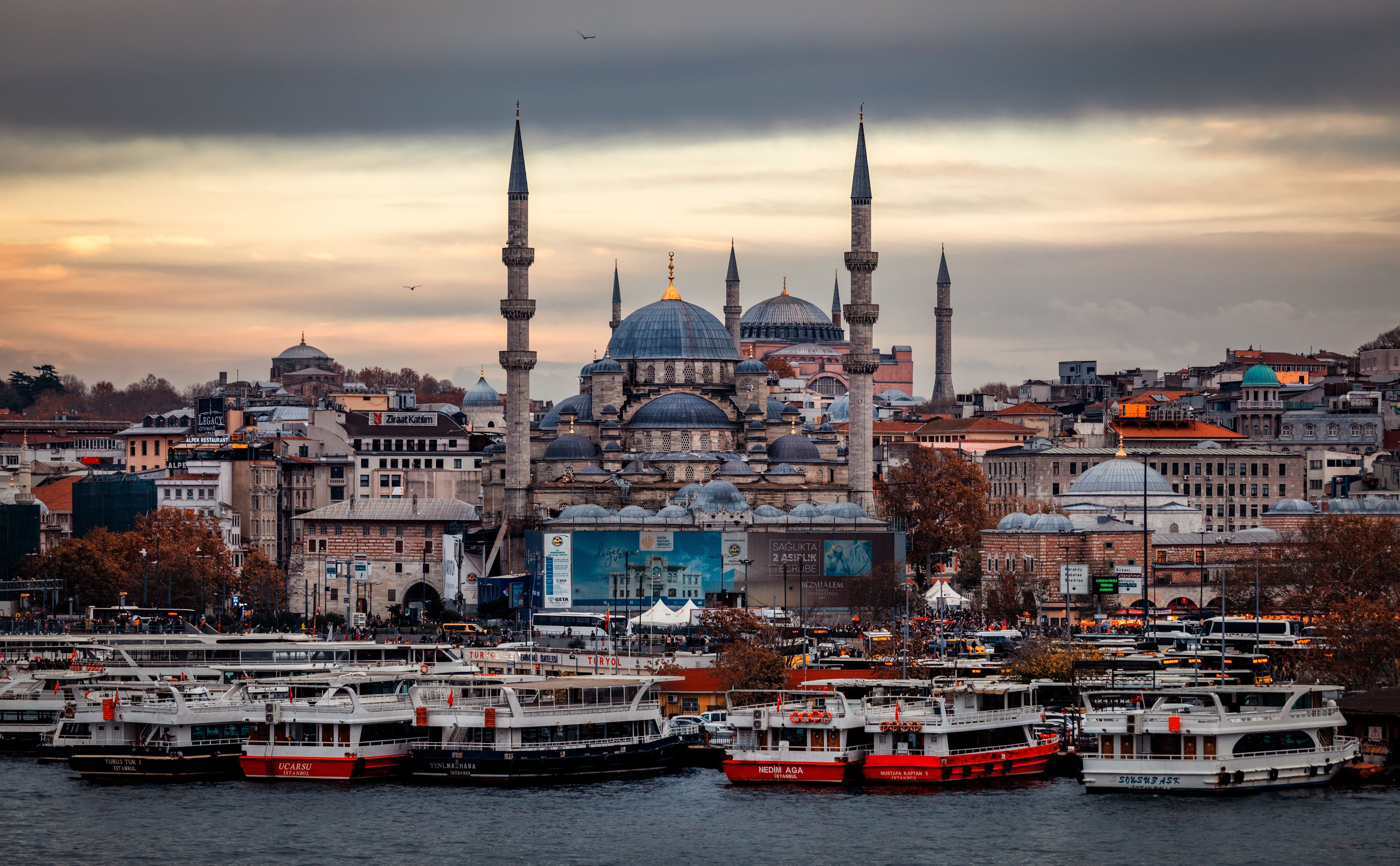 Стамбул. Стамбул Турция. Стамбул Турция достопримечательности. Турция Стамбул правительство. Рива Стамбул Турция вид сверху.