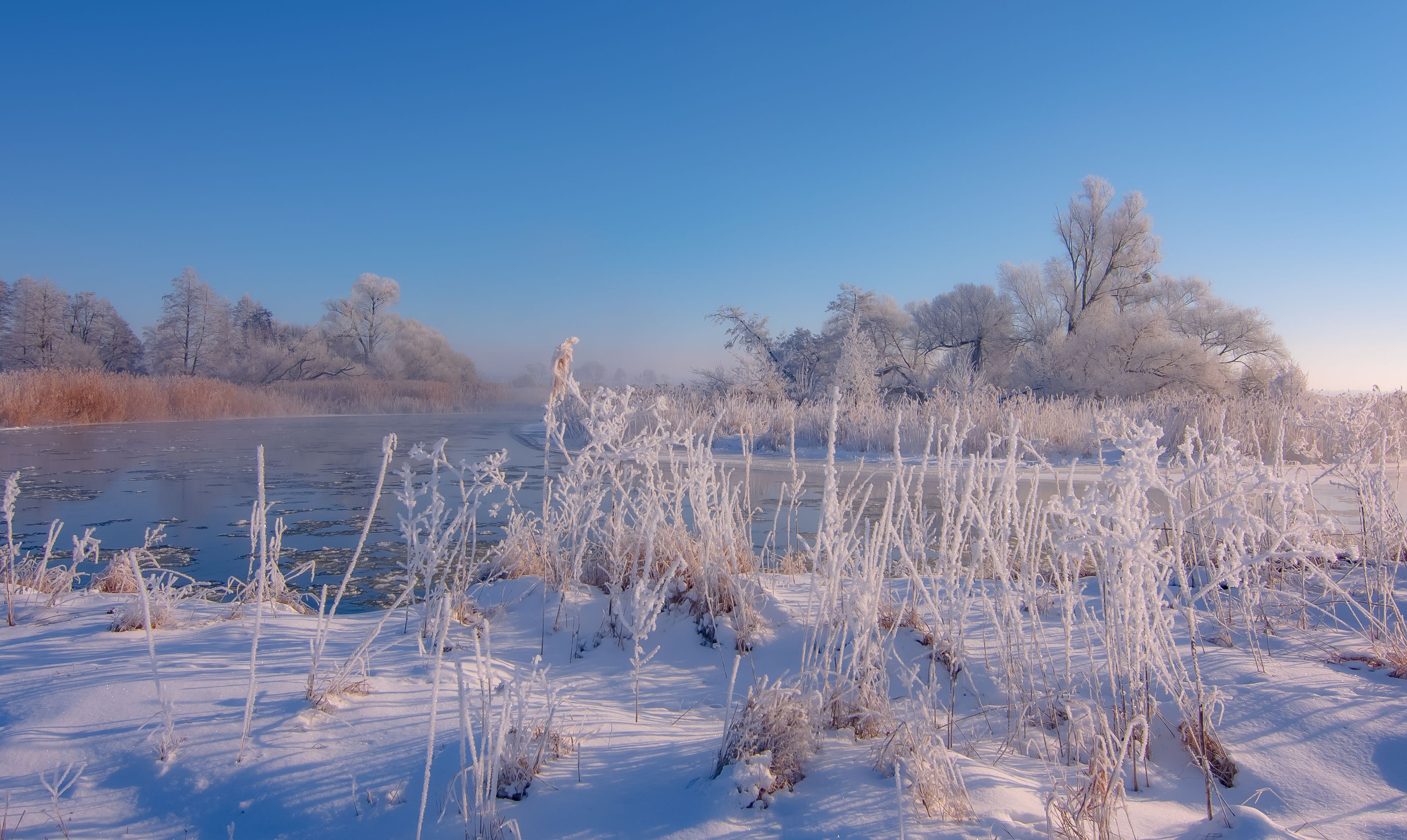 Winter, river, Gwda, snow, water, trees, frost, morning, sky, sub-zero temperature, winter atmosphere, light, fog, Krzysztof Tollas