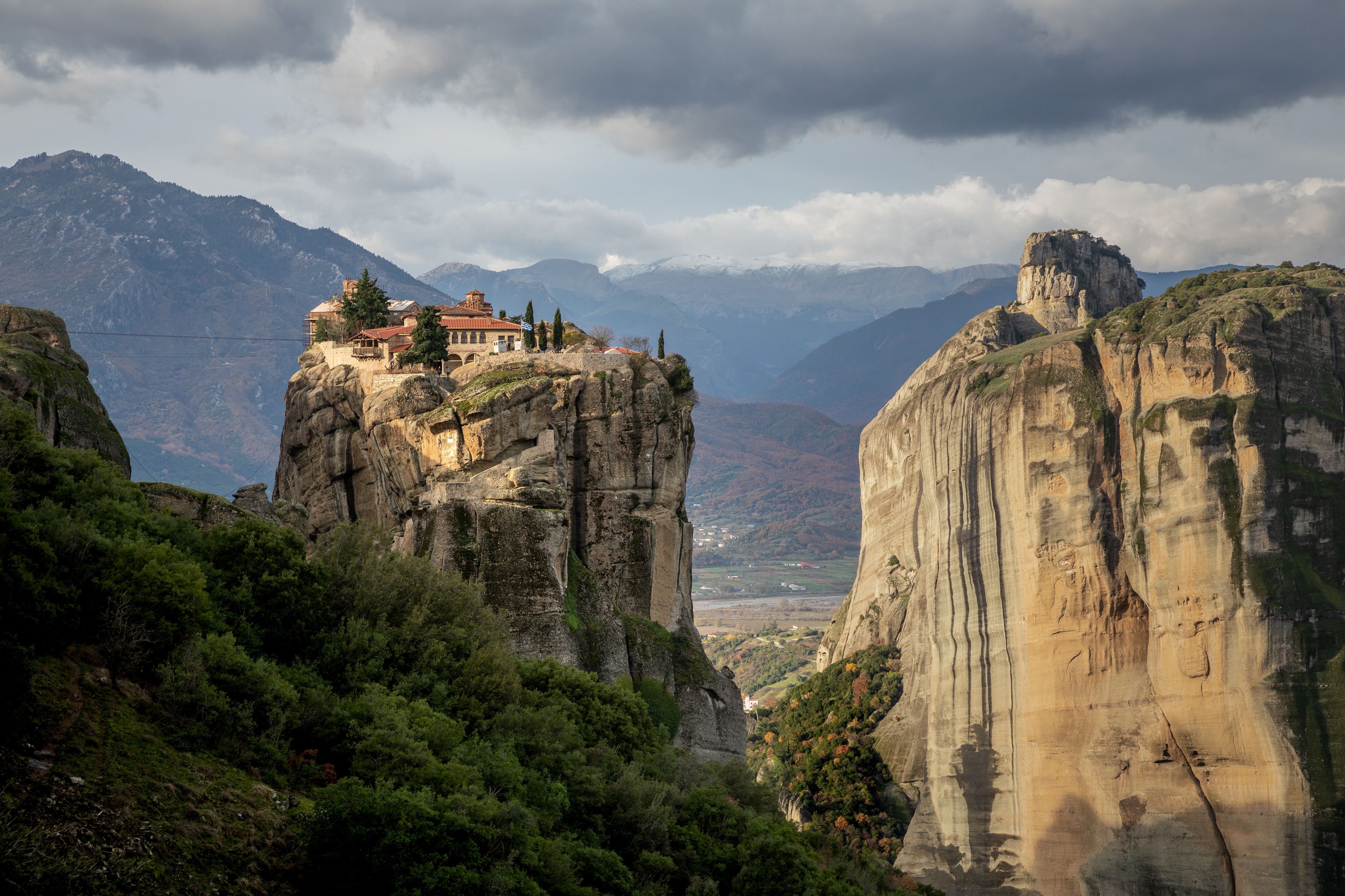 greece, rocks, mountains, fall, autumn, forest, church, cathedral, monastery, meteora, landscape, Roman Bevzenko