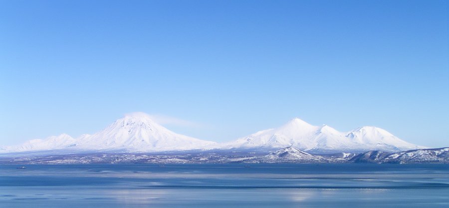камчатка,небо,вулканы,петропавловск-камчатский,авачинская губа,зима, Евгений Пугачев.