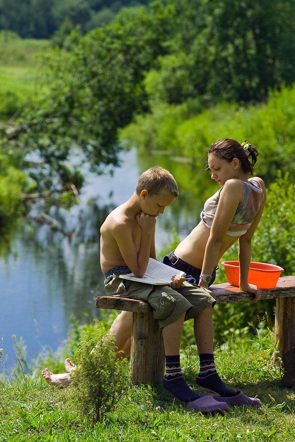 лето, река, берег, брат, сестра, книга робинзон крузо, Maxim_Shamota