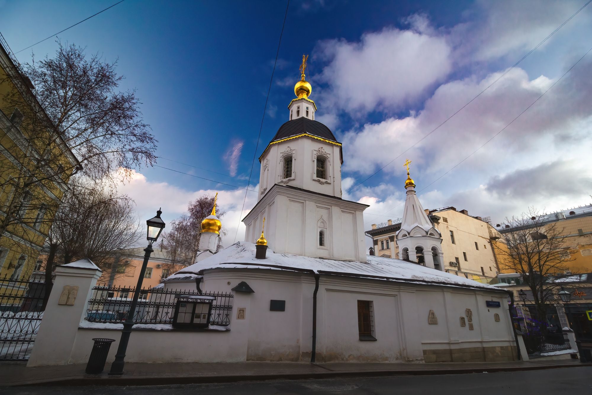 россия, москва, туризм, путешествия, город, небо, облака, вечер, закат, церковь, малое, вознесение, вознесенский, переулок, православный, крест, купол, маковка, собор, столица, широкий угол, зима, январь, уикэнд, архитектура, Котов Андрей