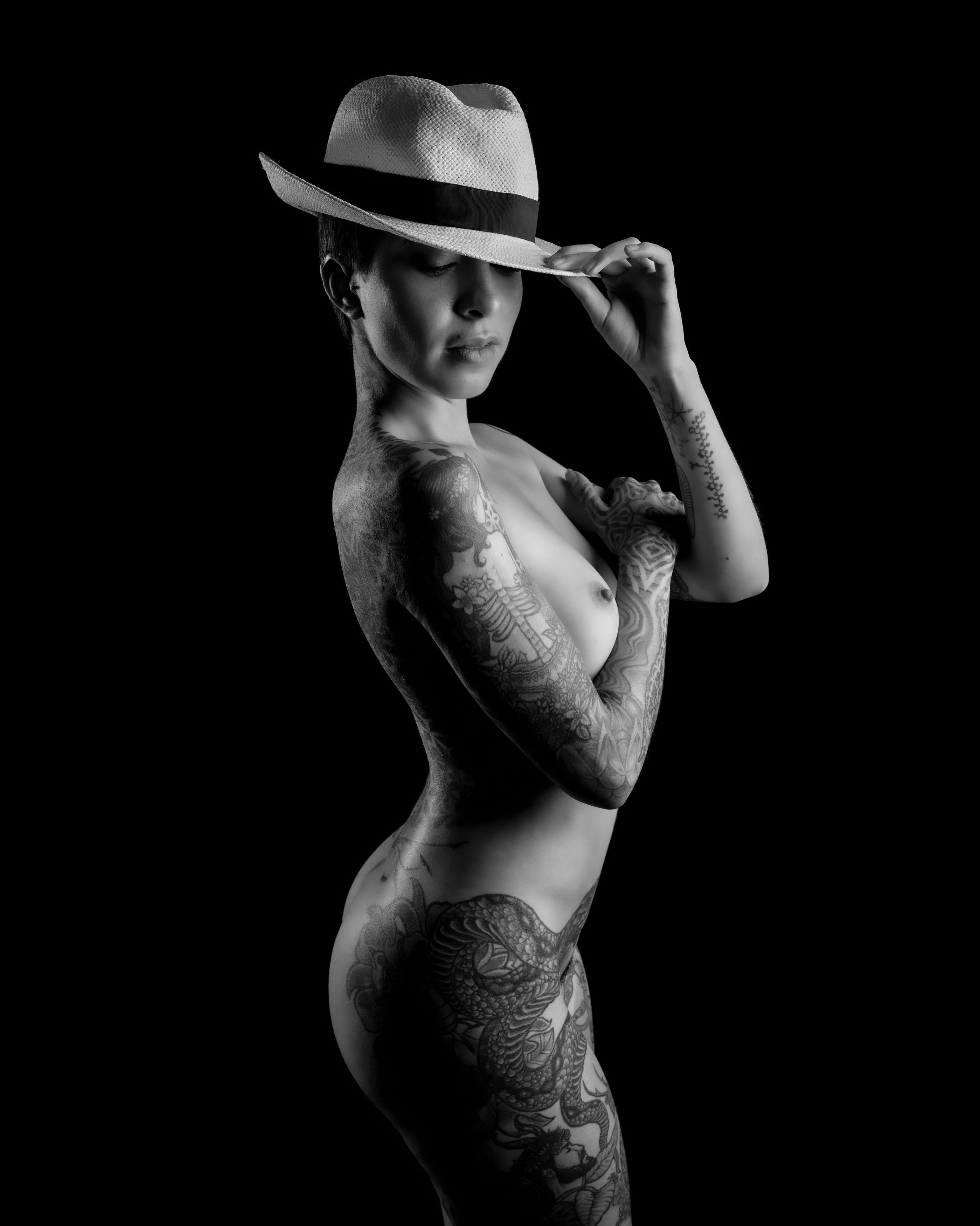 nude, sensual, black & white, erotic, smile, female, body, breast, tattooed, girl, naked, sexy, Camilo Sarti