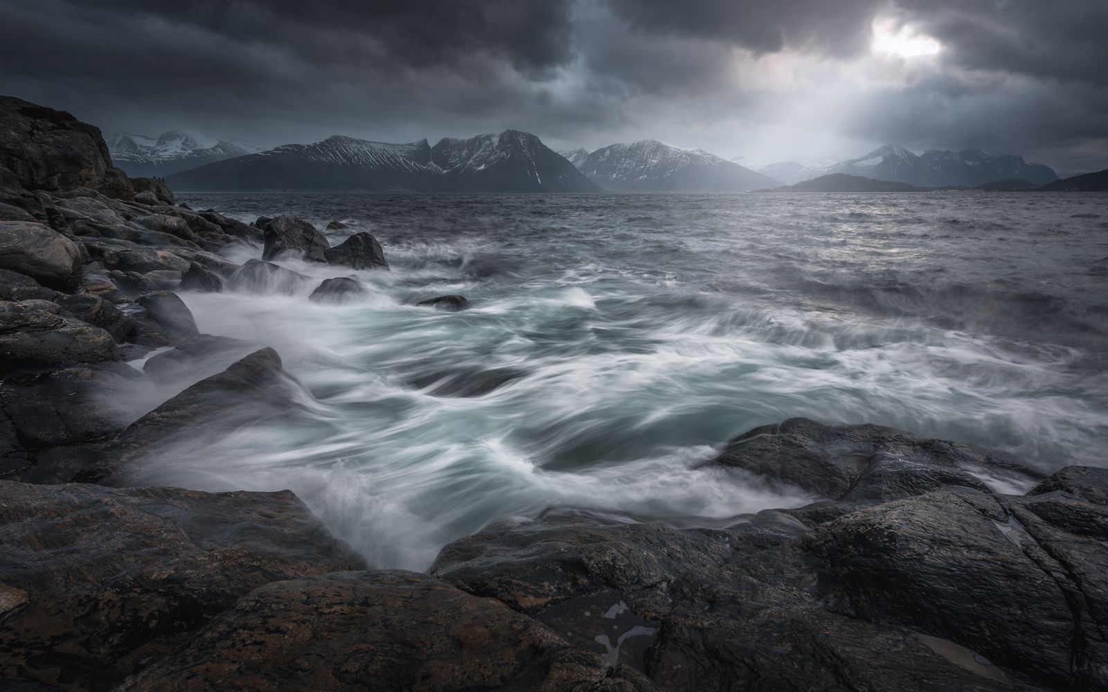 landscape,mood,sea,waves, Tomek Orylski