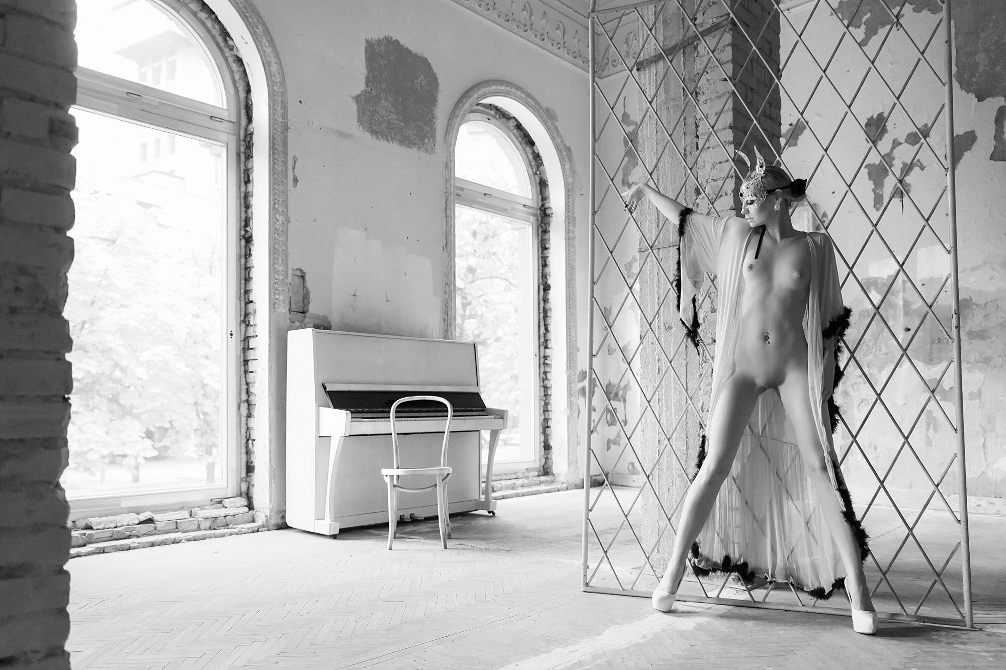 woman, portrait, nude, indoors, blackandwhite, natural light, Руслан Болгов (Axe)