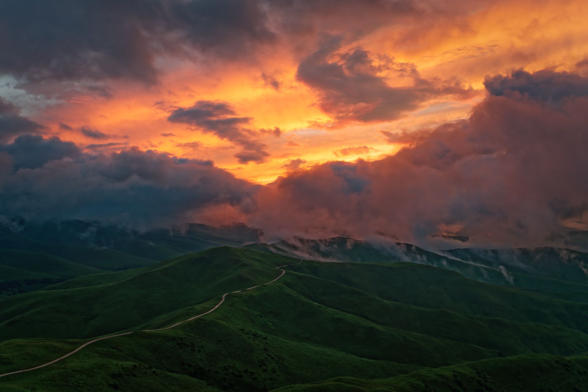 #горы #кавказ #приэльбрусье #закат #облака, Стас