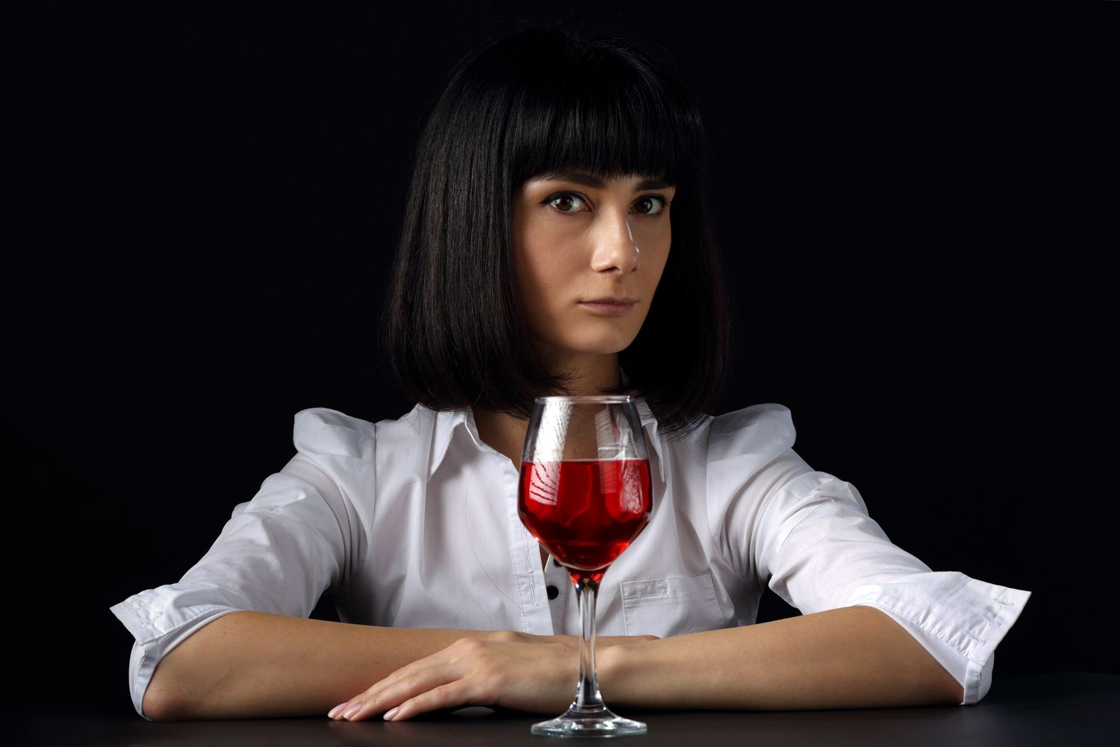 девушка, портрет, официантка, красивая, вино, бокал, взгляд, бар, Игорь Парсаданов