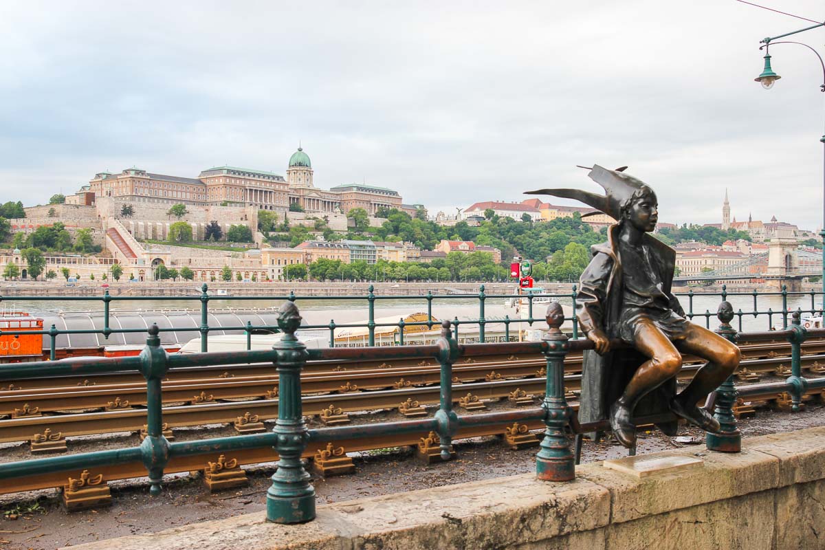 Будапешт, город, Венгрия, река, трамвайные пути, скульптура, девочка, принцесса, Сергей Козинцев