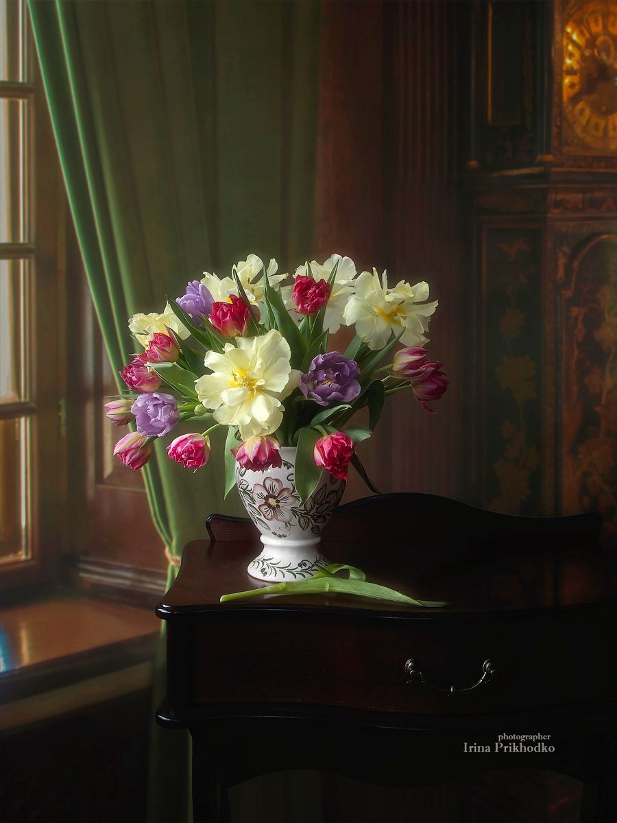 натюрморт, весна, цветы, букеты, тюльпаны, интерьер, Приходько Ирина