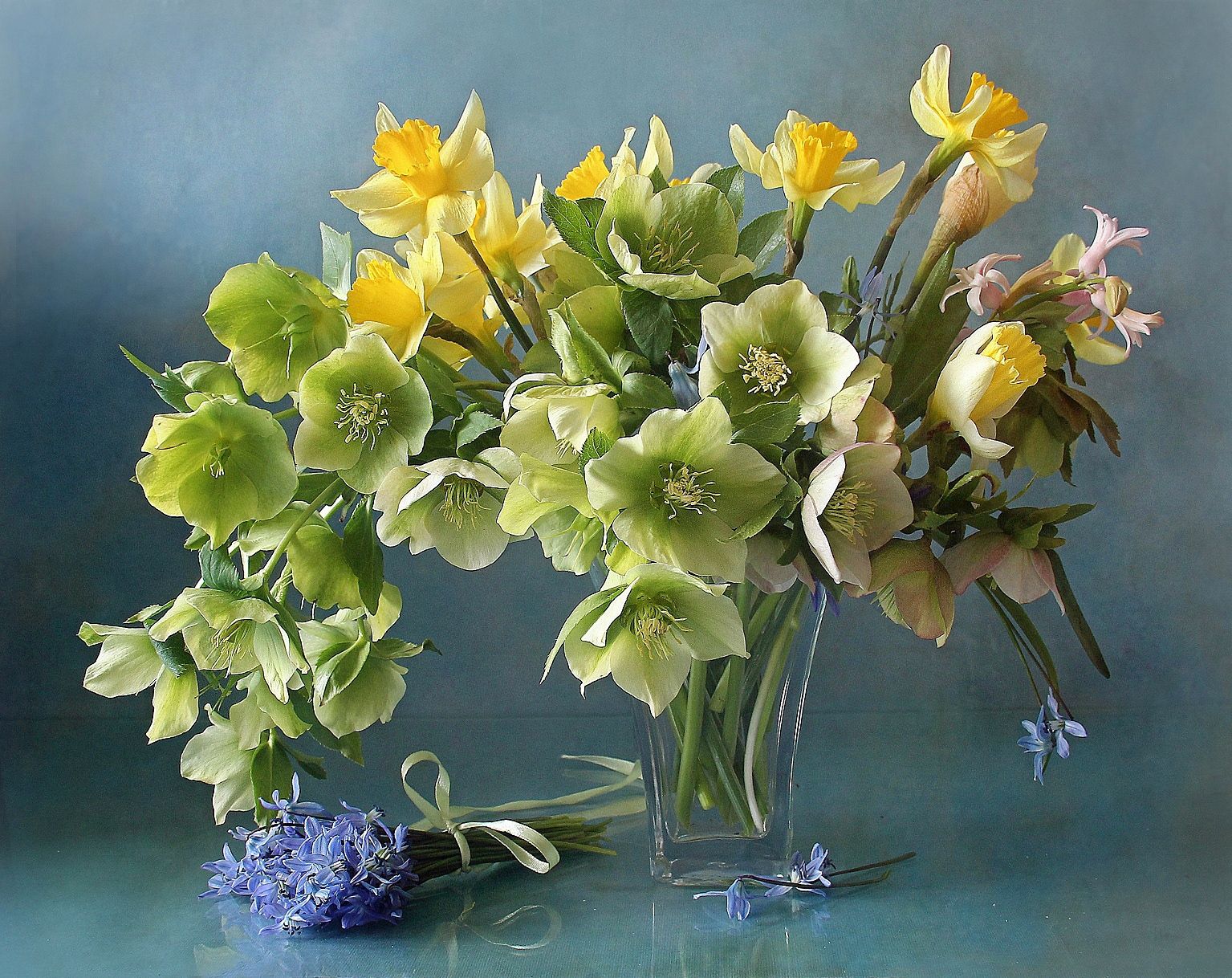 натюрморт, цветы, морозники, весна, марина филатова, Марина Филатова