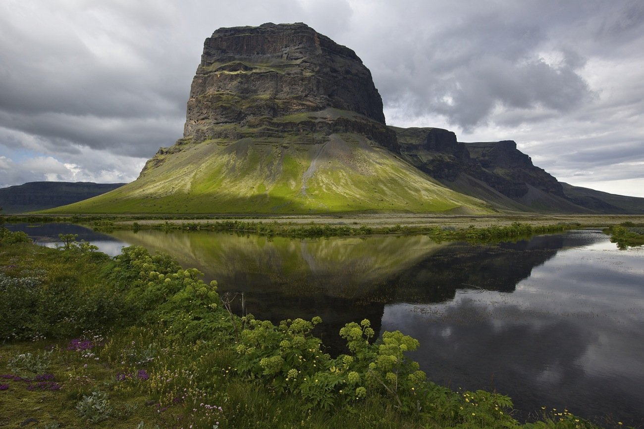 Величавая скала Ломагнупур (Loma, Гора, Исландия, Ломагнупур (Lomagnupur), Отражение, Ирина Назарова