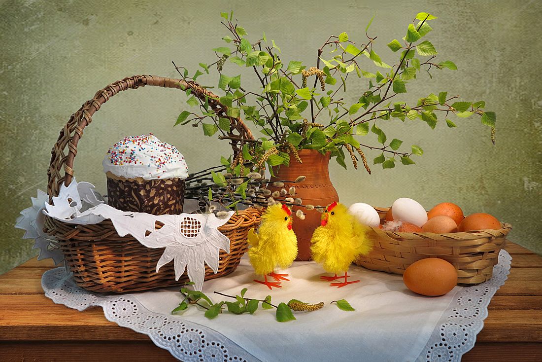 праздник,пасха,корзина,яйца,веточки березы,кувшин,салфетка,цыплята, Алла Шевченко