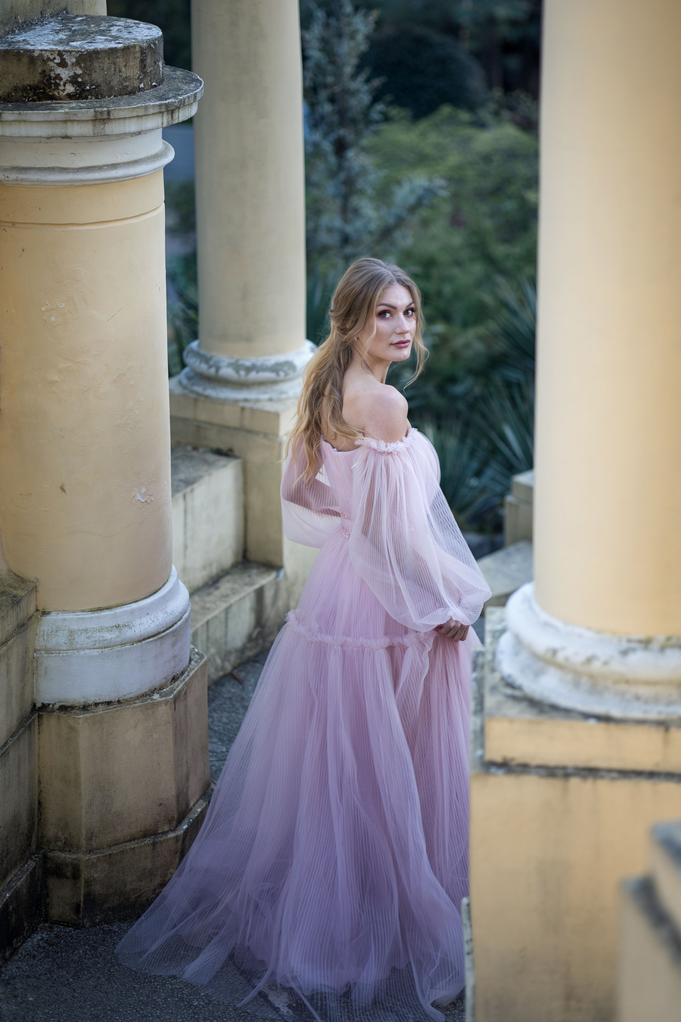 девушка закат парк пышное платье невеста классическая архитектура вечер, Ирина Мухина