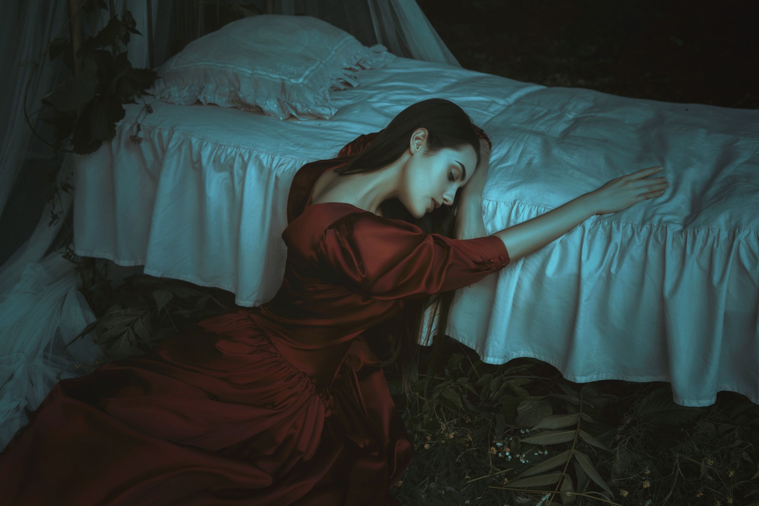 lady, woman, red, model, drreeam, nature, bed, bedroom, forest, art, fine art, dark, goth, gothic,, Катерина Клио