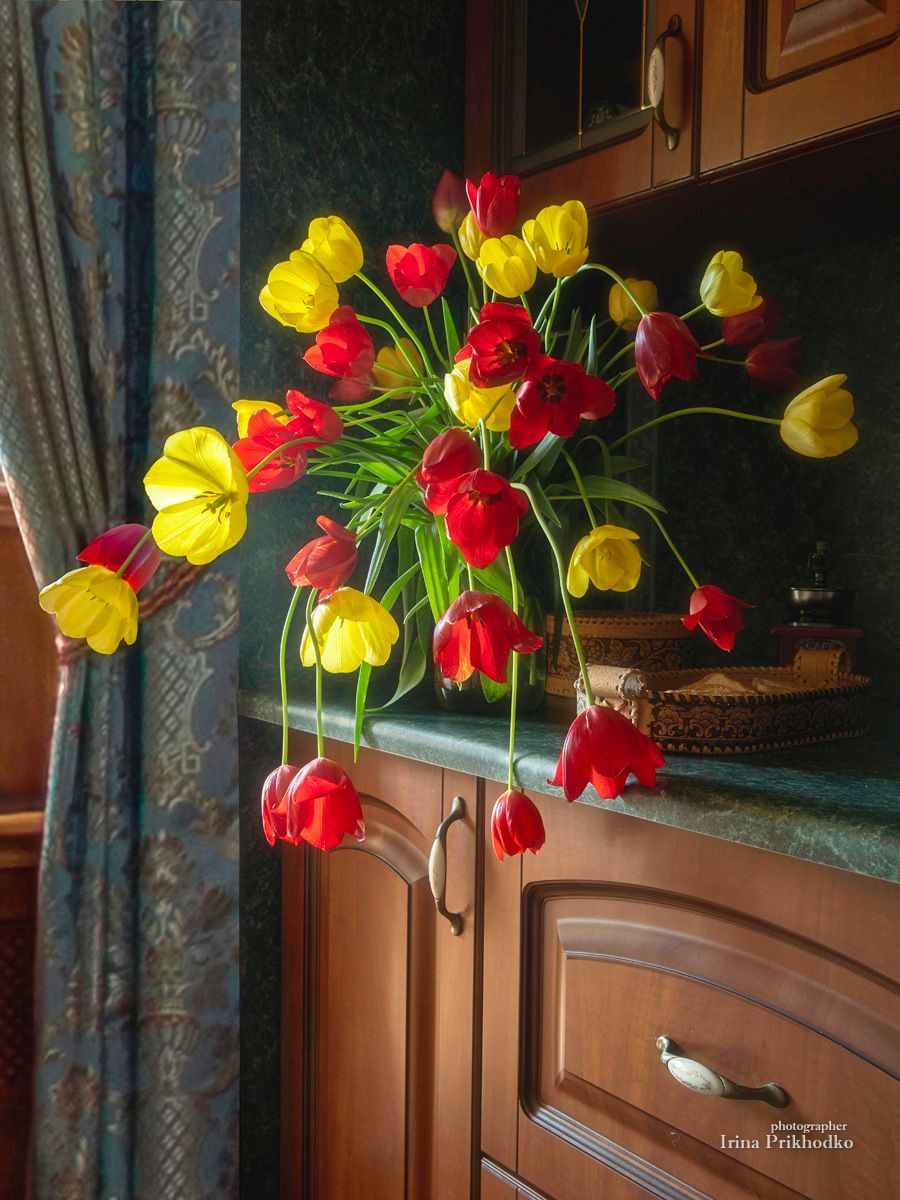 натюрморт, цветы, тюльпаны, весна, букет, кухня, интерьер, Приходько Ирина