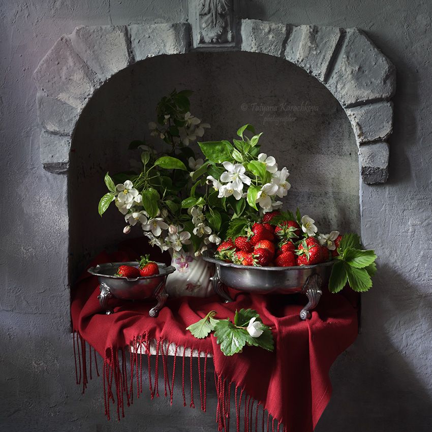 натюрморт, ягоды, клубника, земляника, цветы, ниша, Tatyana Karachkova