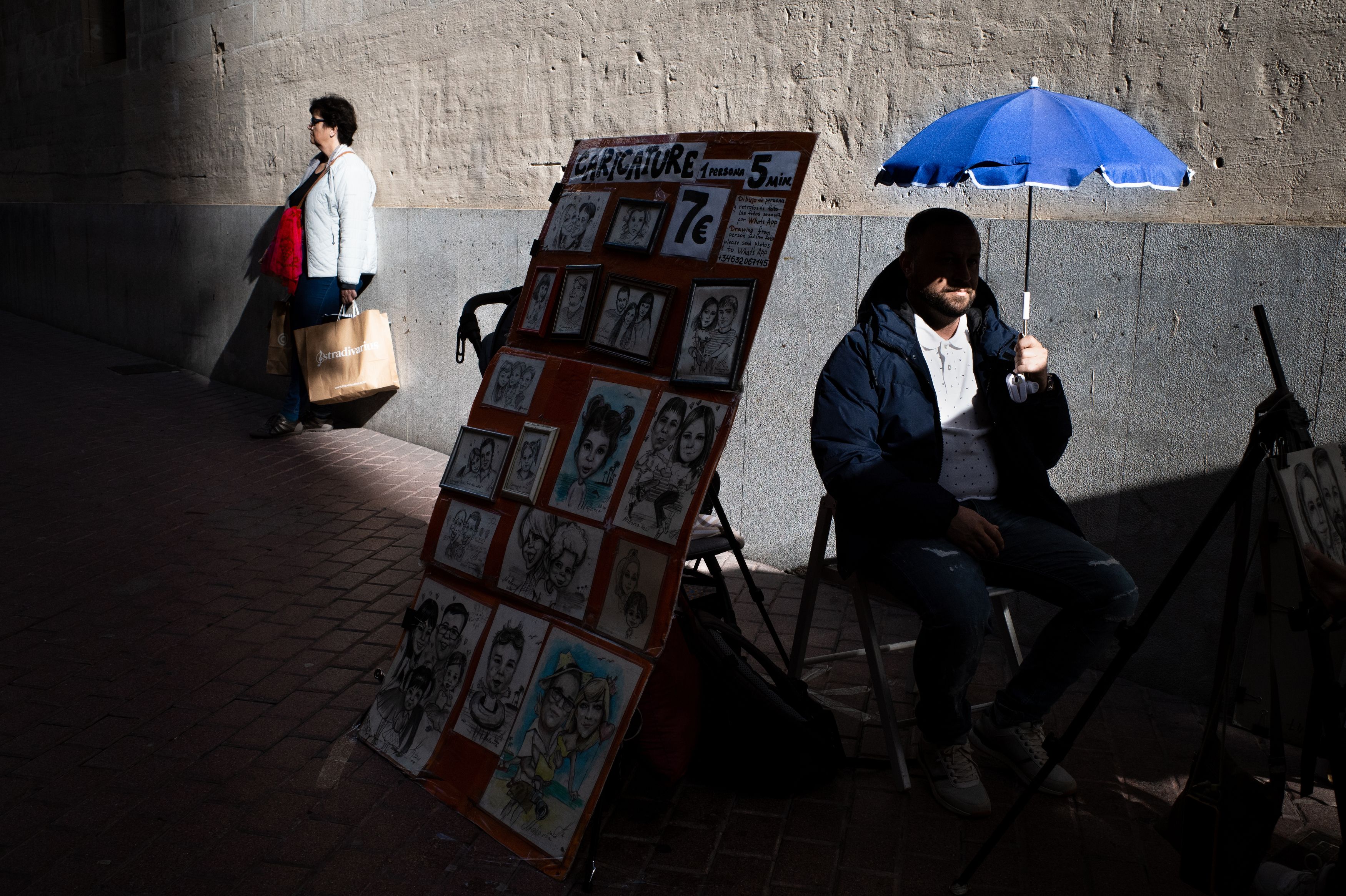 streetphotography,streetphoto,urban,people,streetlife,urban photography,Low Key,shadows,light, Pablo Abreu