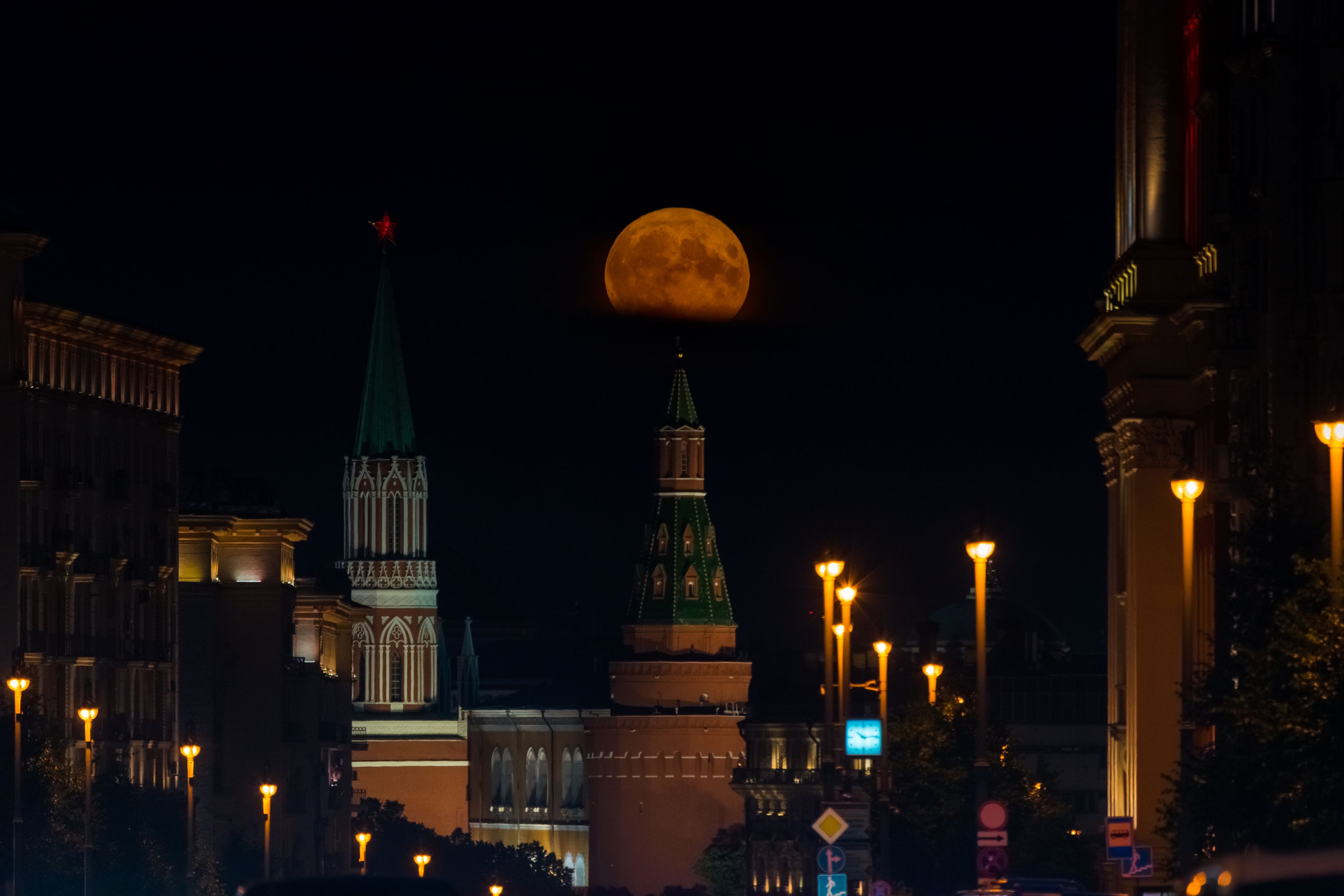 fullmoon, полнолуние, moon, architecture, kremlin, moscow, cityscape, city, russia, москва, Кирилл Цыбенко