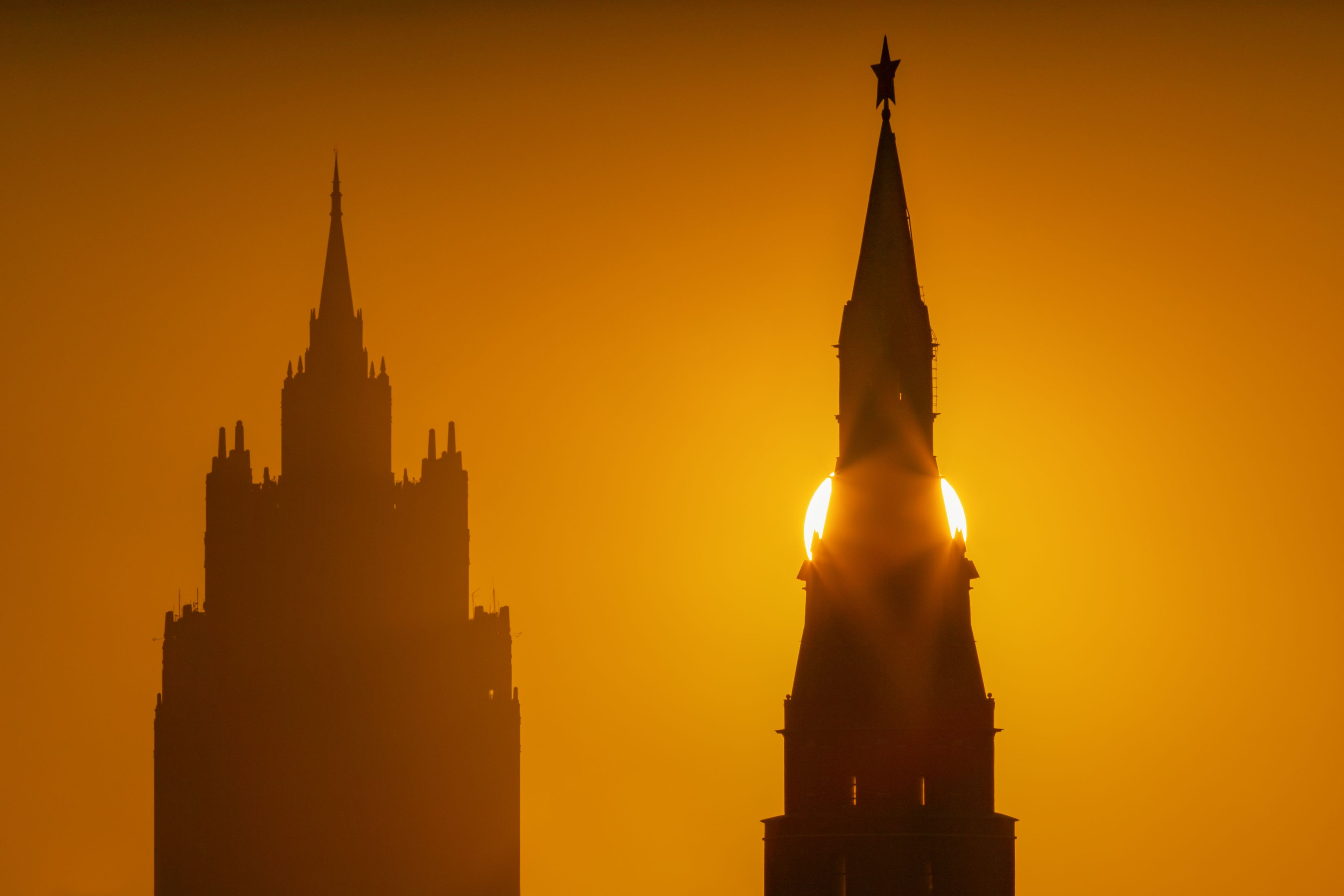sunset sun fireball architecture skyscrapers moscow cityscape city russia москва, Цыбенко Кирилл