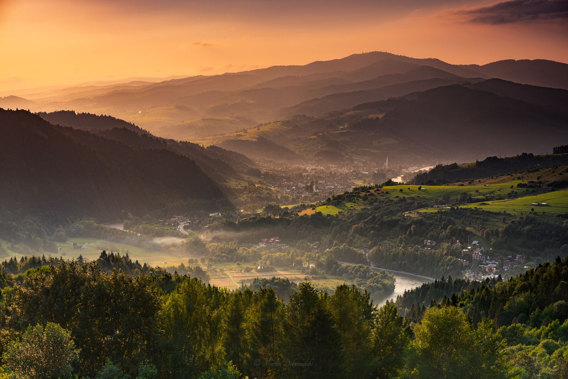 sunset, mountains, pieniny, krościenko, trees, plants, sky, warm colors, lubań, polska, poland, europe, valley, dunajec, landscape, village, urban, nature,  Marcin Dobrowolski