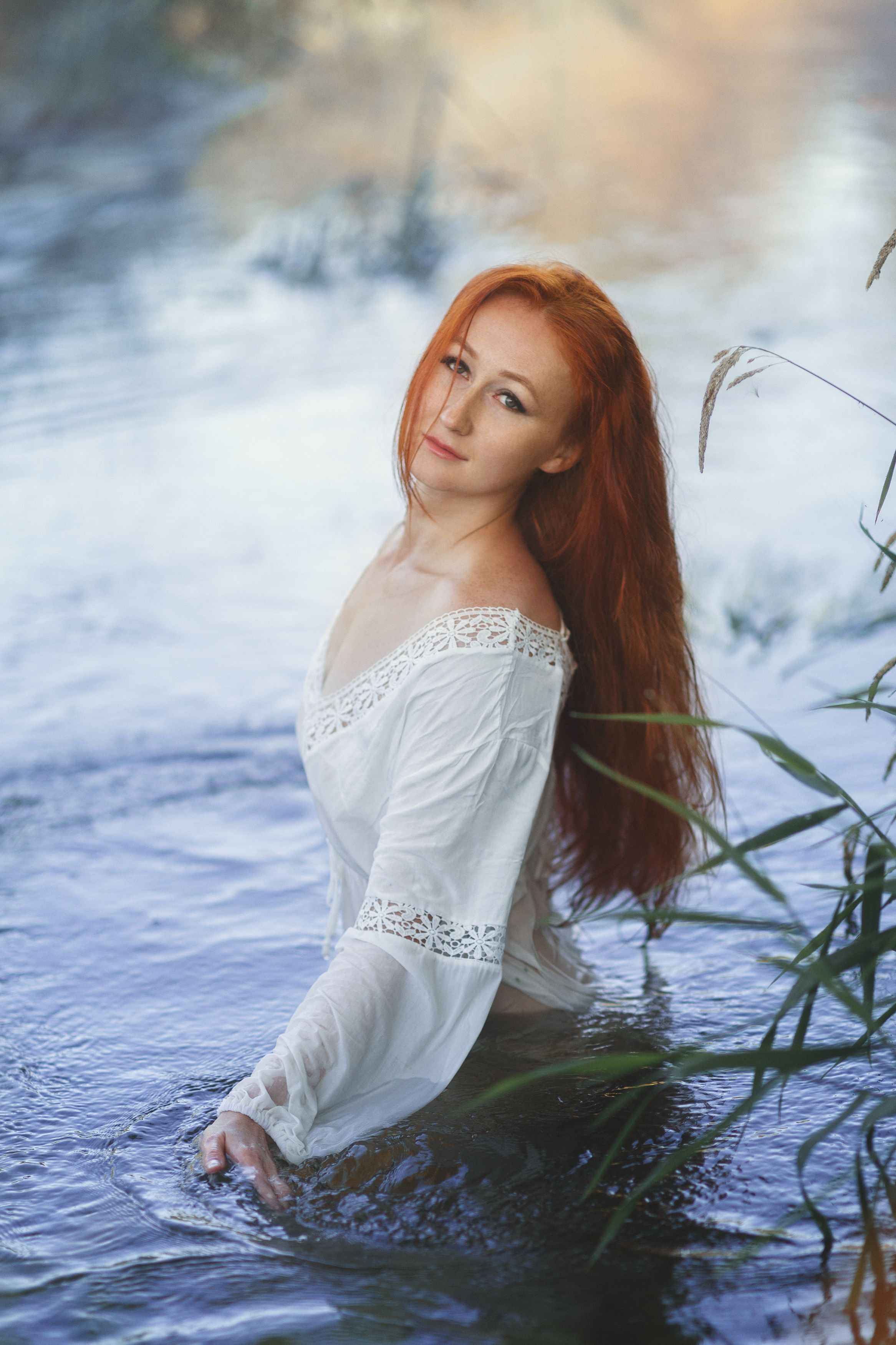 портрет, жанр, лицо, женщина, цвет, длинные волосы, рыжая, туманное утро, река, Оксана Ведмеденко