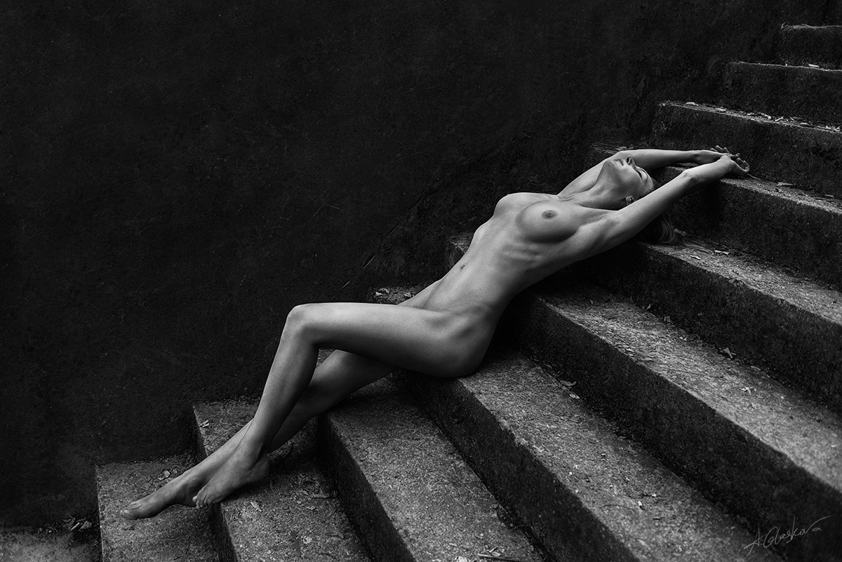 Beauty, Body, Diagonal, Nature light, Nude, Stairs, Антония Гласкова
