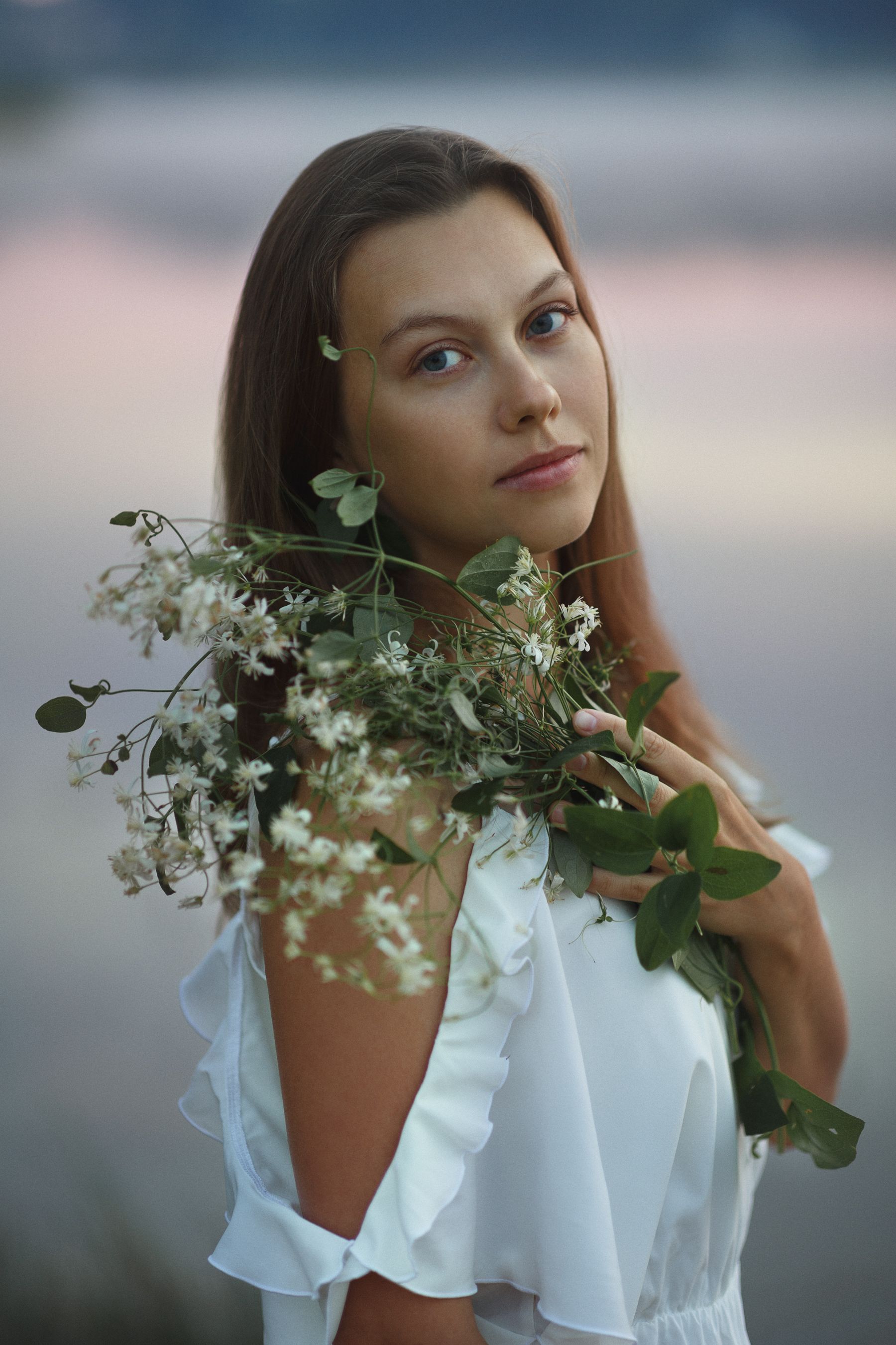 Лицо , портрет, женщина, цветы, рассвет, река, лето, взгляд, Оксана Ведмеденко