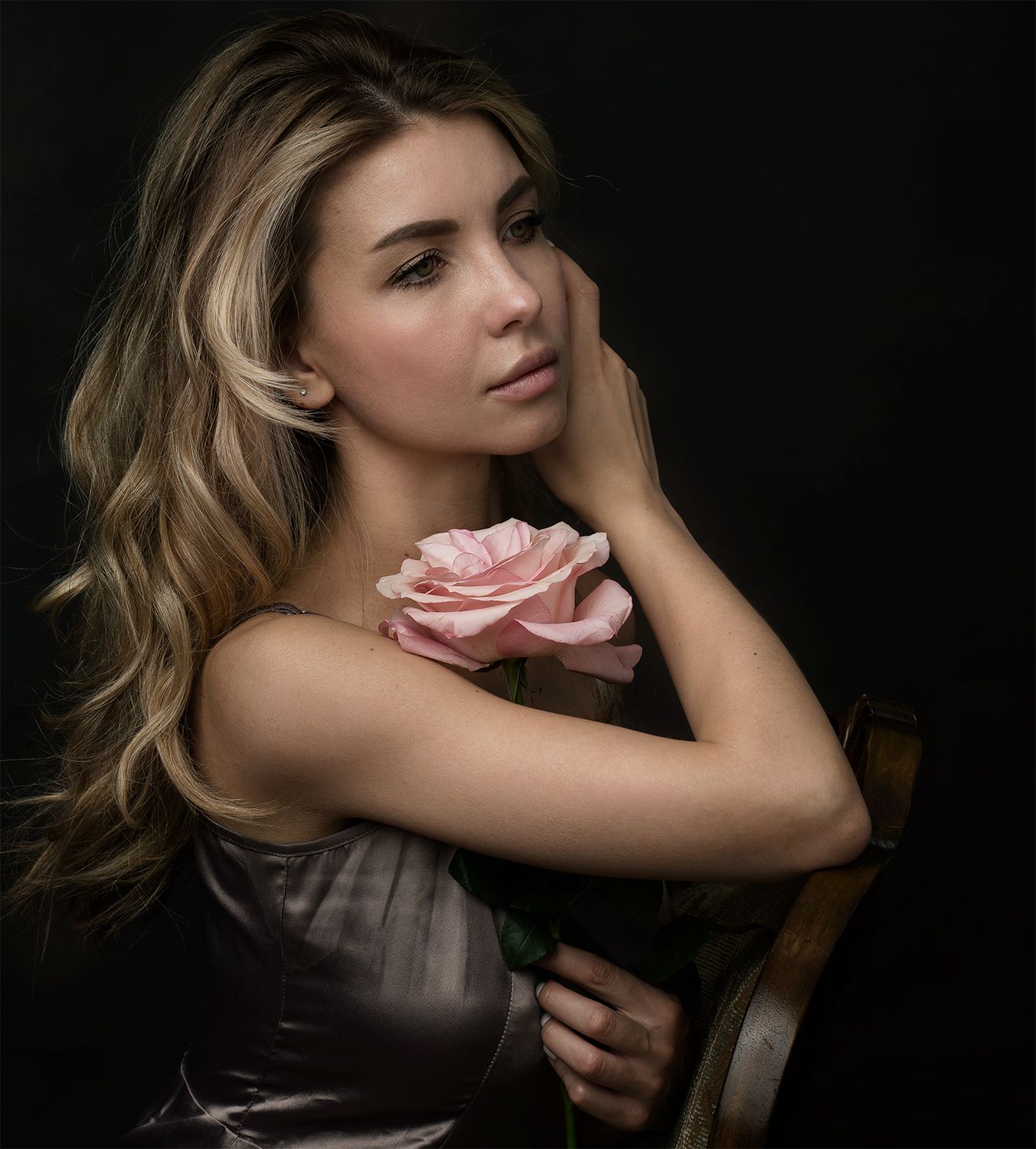Девушка с розой розовая роза, Оксана Владимирова