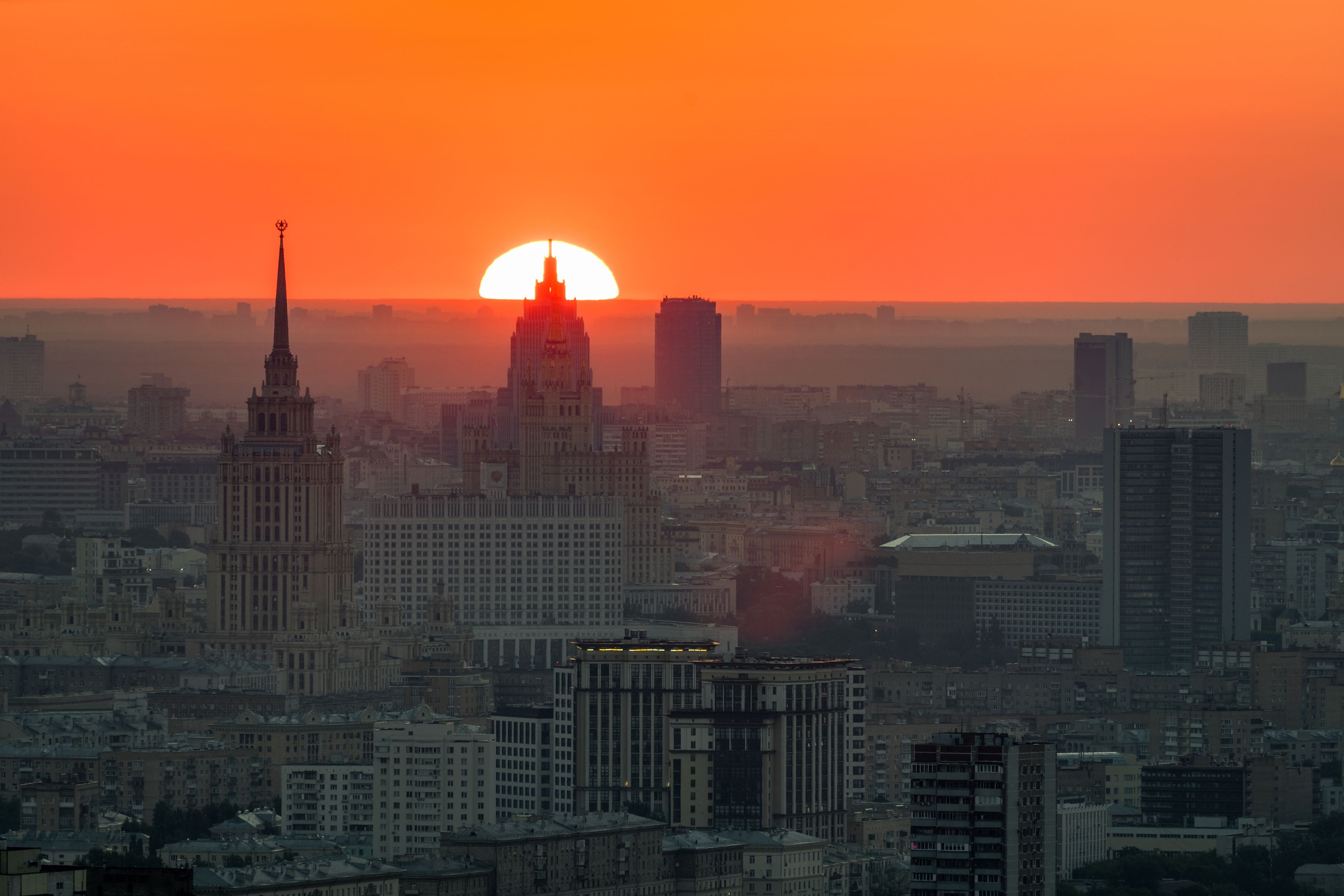 Московское солнце. Рассвет в Москве. Солнце Москвы. Июльский рассвет. Когда будет рассвет.