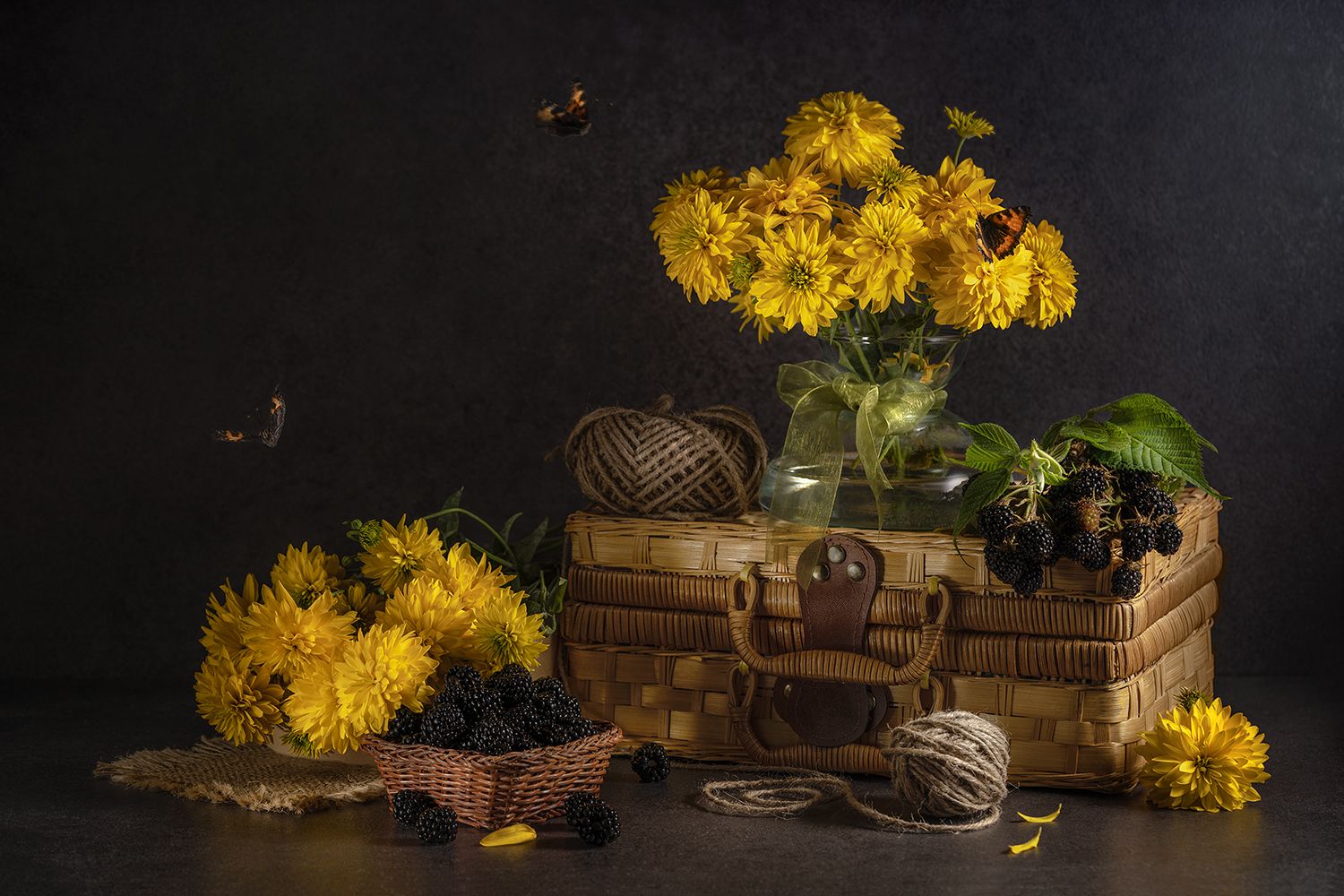 натюрморт, цветы, букет, ягоды, ваза, рустик, бабочки, still life, Ольга ЯR