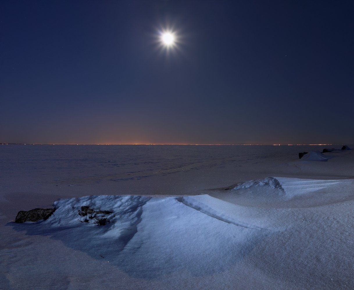 Финский залив в Питере зимой ночью