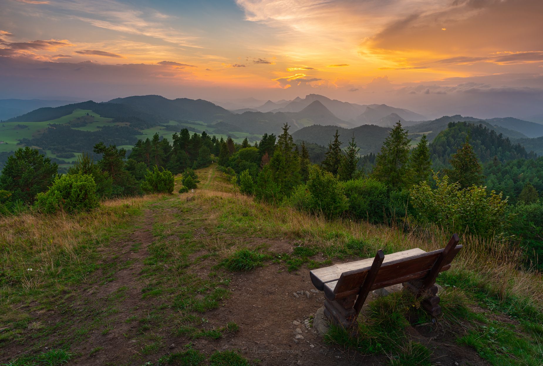 bench, carpathians, clouds, forest, karpaty, krajobraz, landscape, mountains, mountainscape, nikon, pieniny, plants, poland, polska, sky, slovakia, slovensko, sunlight, sunset, tamron, trees, trzykorony, holica, wysoki wierch, płaśnie,  Marcin Dobrowolski