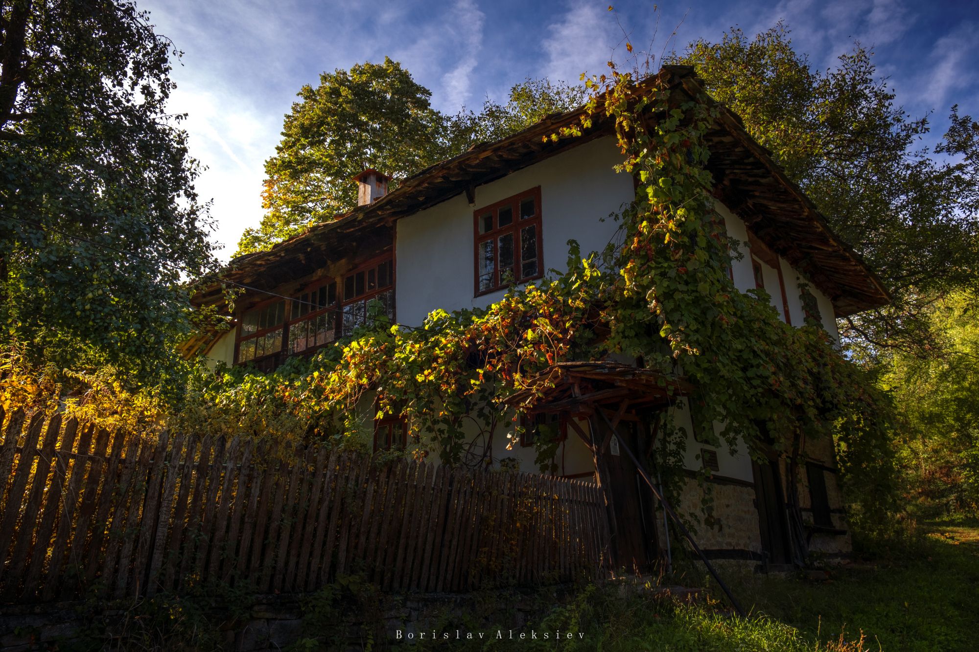 bulgaria,travel,green,white,flowers,summer,exterior,building,house, Борислав Алексиев