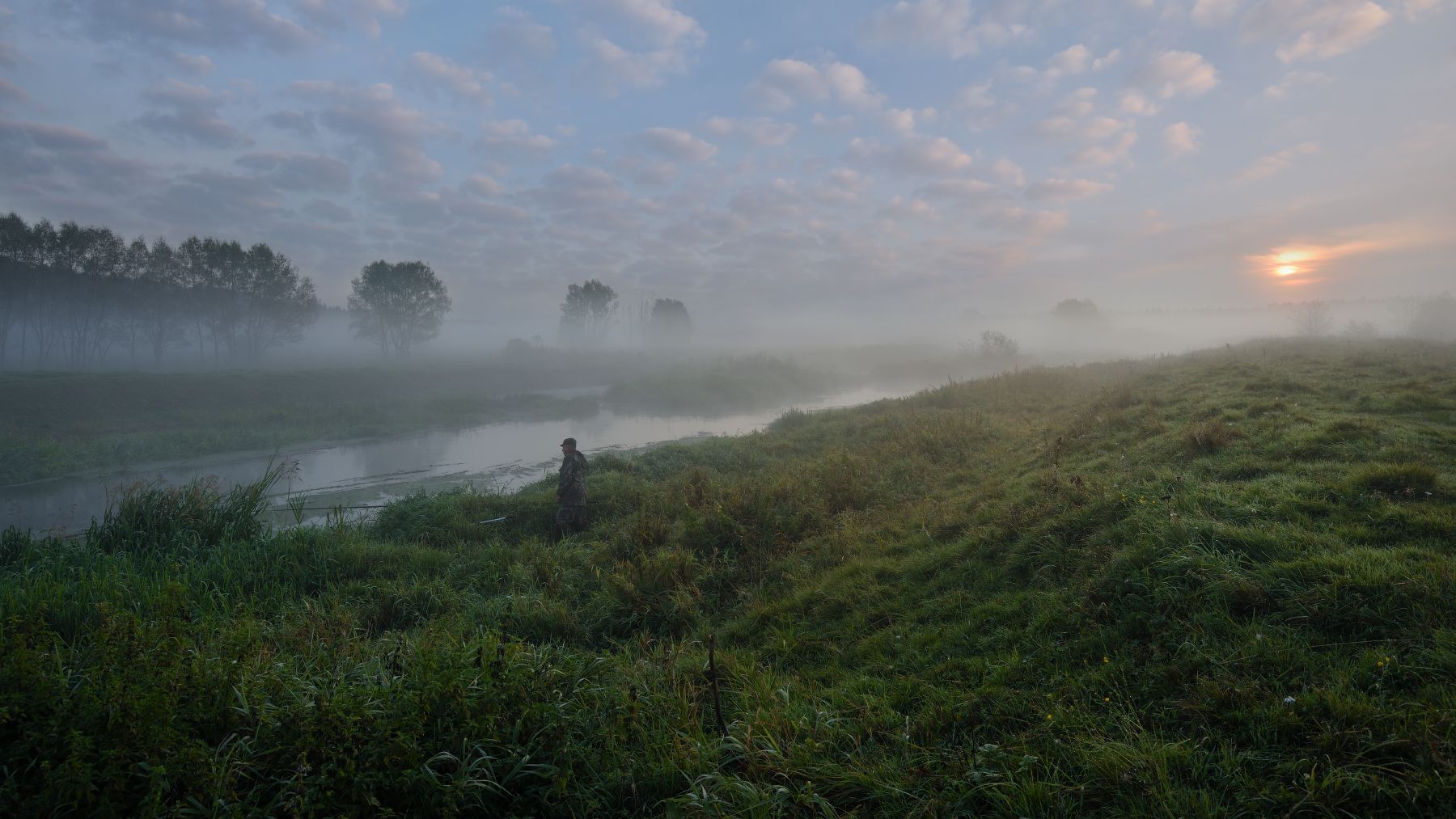 утро,река,туман,солнце,небо,облака,рыбак, Виталий Полуэктов