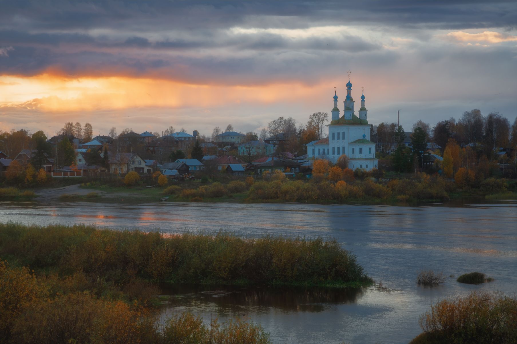 тотьма, вологодская область, сухона, река, вечер, закат, троицкая церковь, Дмитрий Шишкин