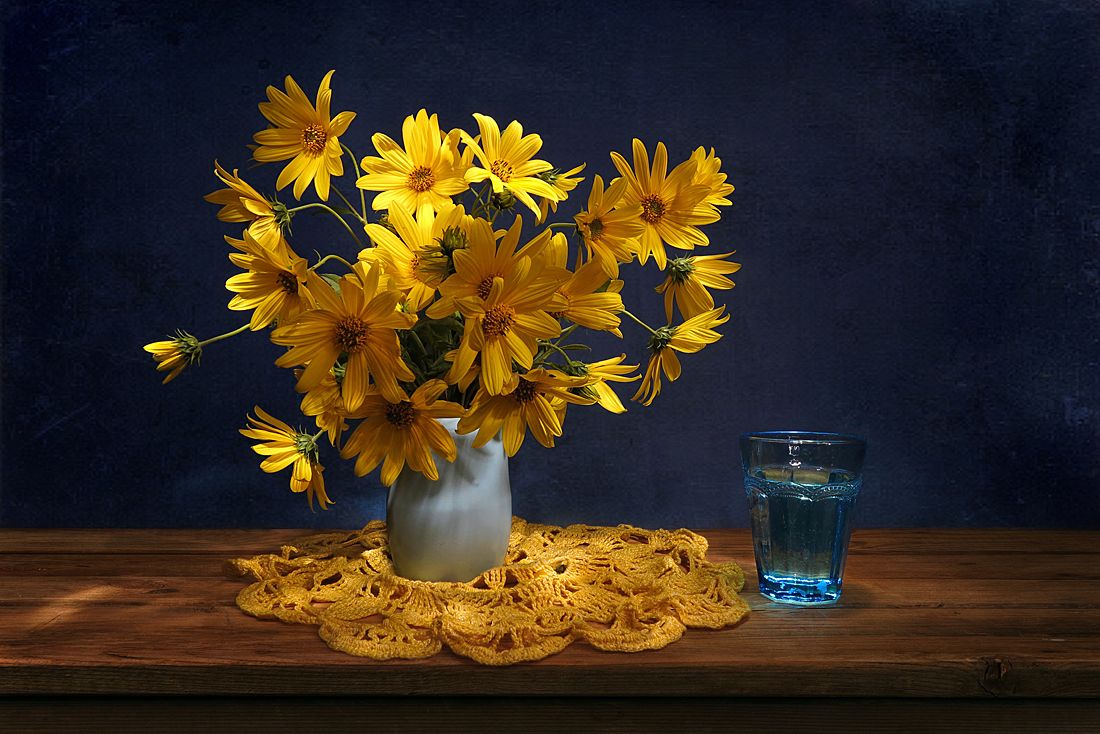 натюрморт,желтые цветы,стакан,салфетка,ваза, Алла Шевченко