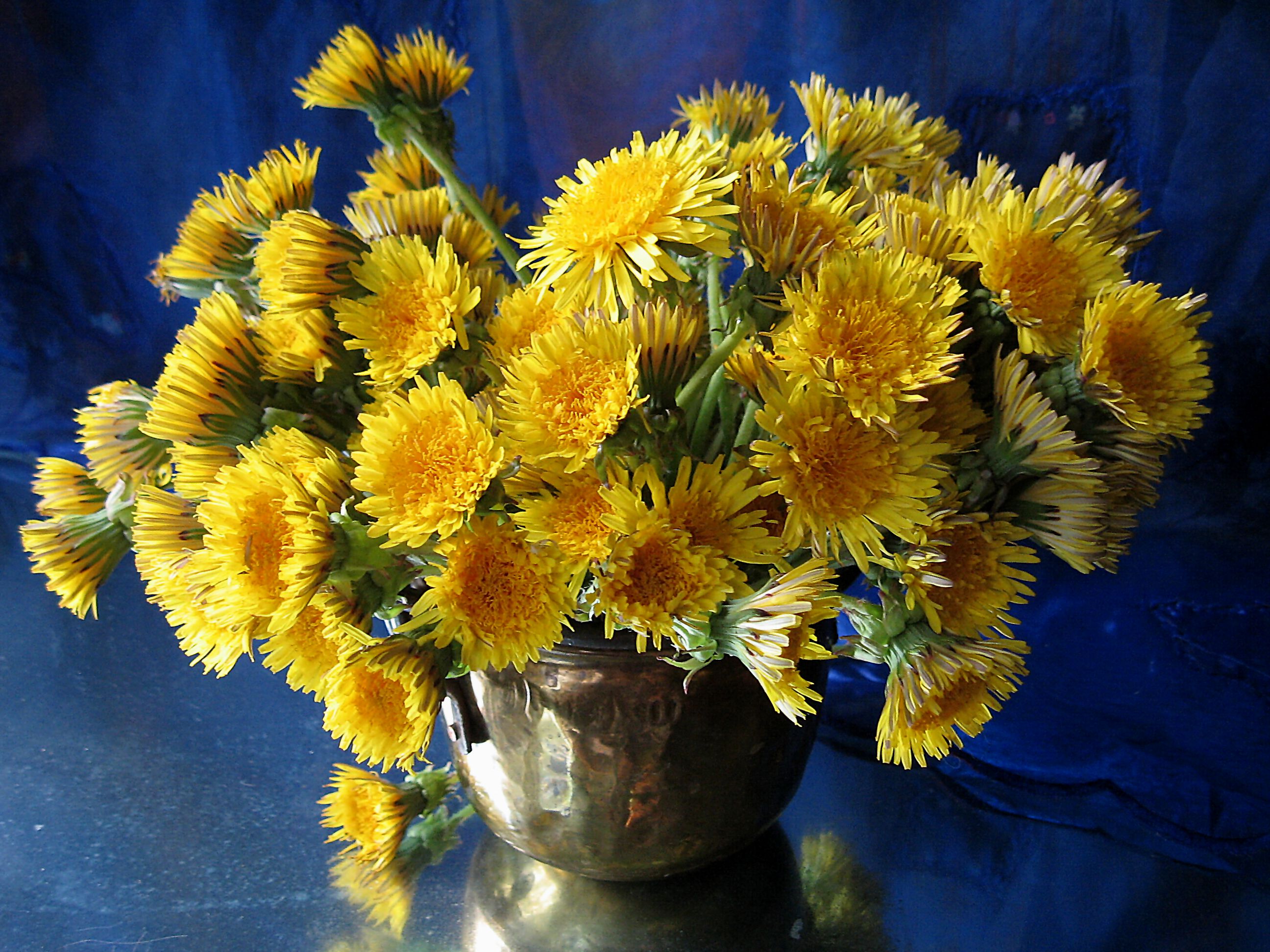 цветы, букет, одуванчики, кашпо, металл, медь, желтый цвет, Наталия Тихомирова