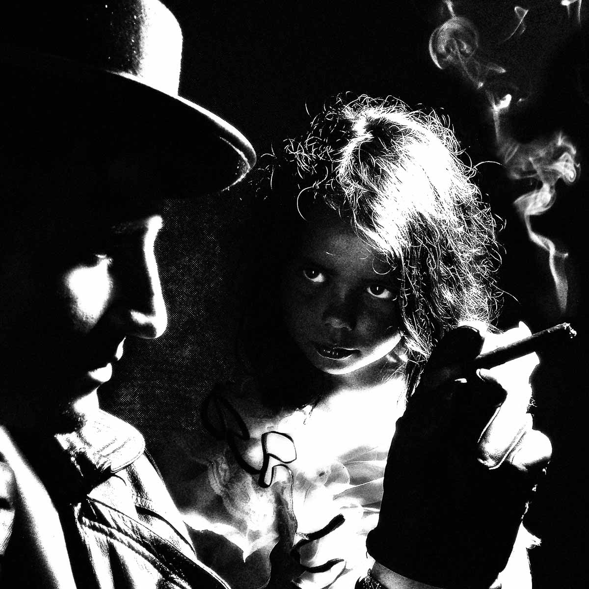 девочка, мужчина, ретро, Чикаго, сигарета, дым, низкий ключ, контраст, Сергей Козинцев