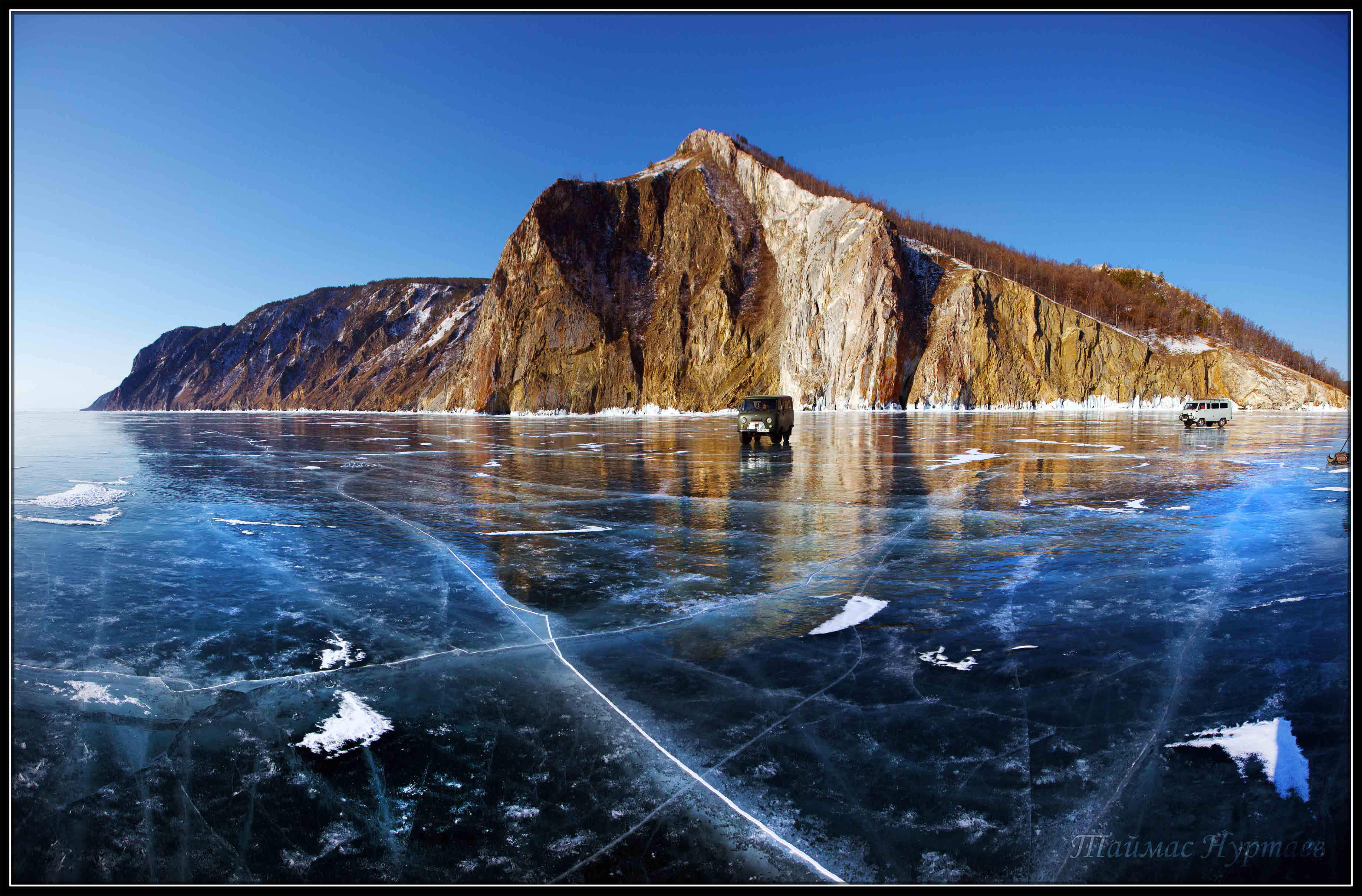 Байкал наикрасивейшее озеро. Озеро Байкал. Пейзаж озера Байкал. Сибирь озеро Байкал. Чудо России озеро Байкал.