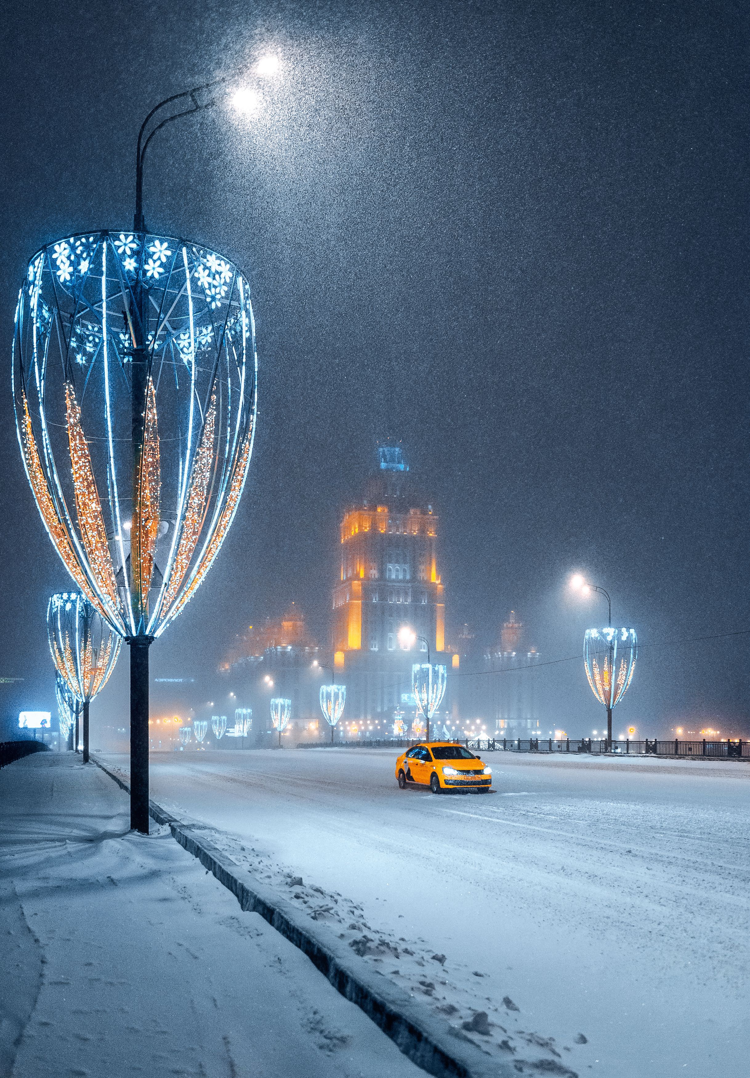 ночь, зима, такси, гостиница Украина, radisson, moscow, snow, winter, москва, Мазурева Анастасия